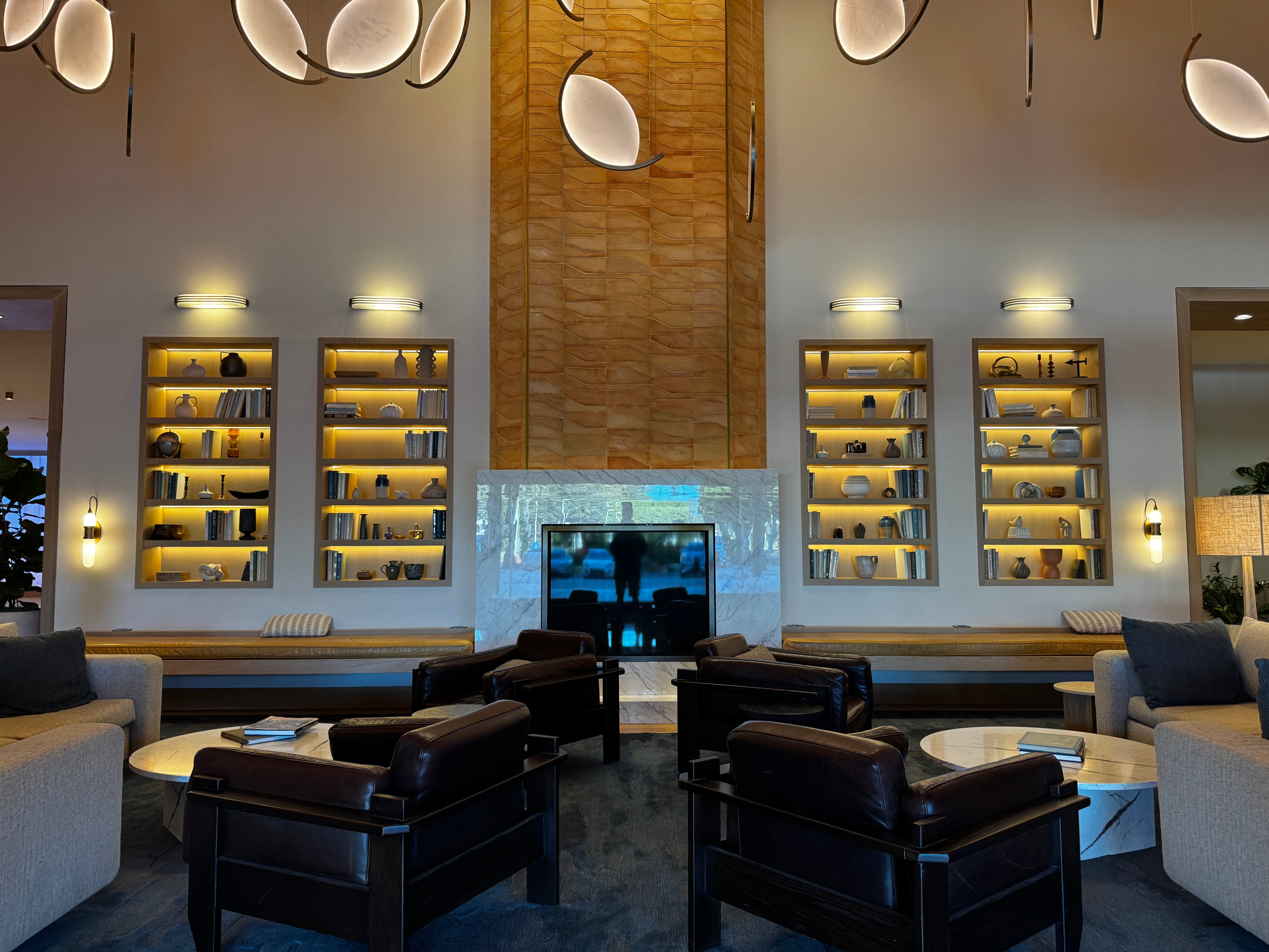 Hyatt Regency Irvine lobby central seating