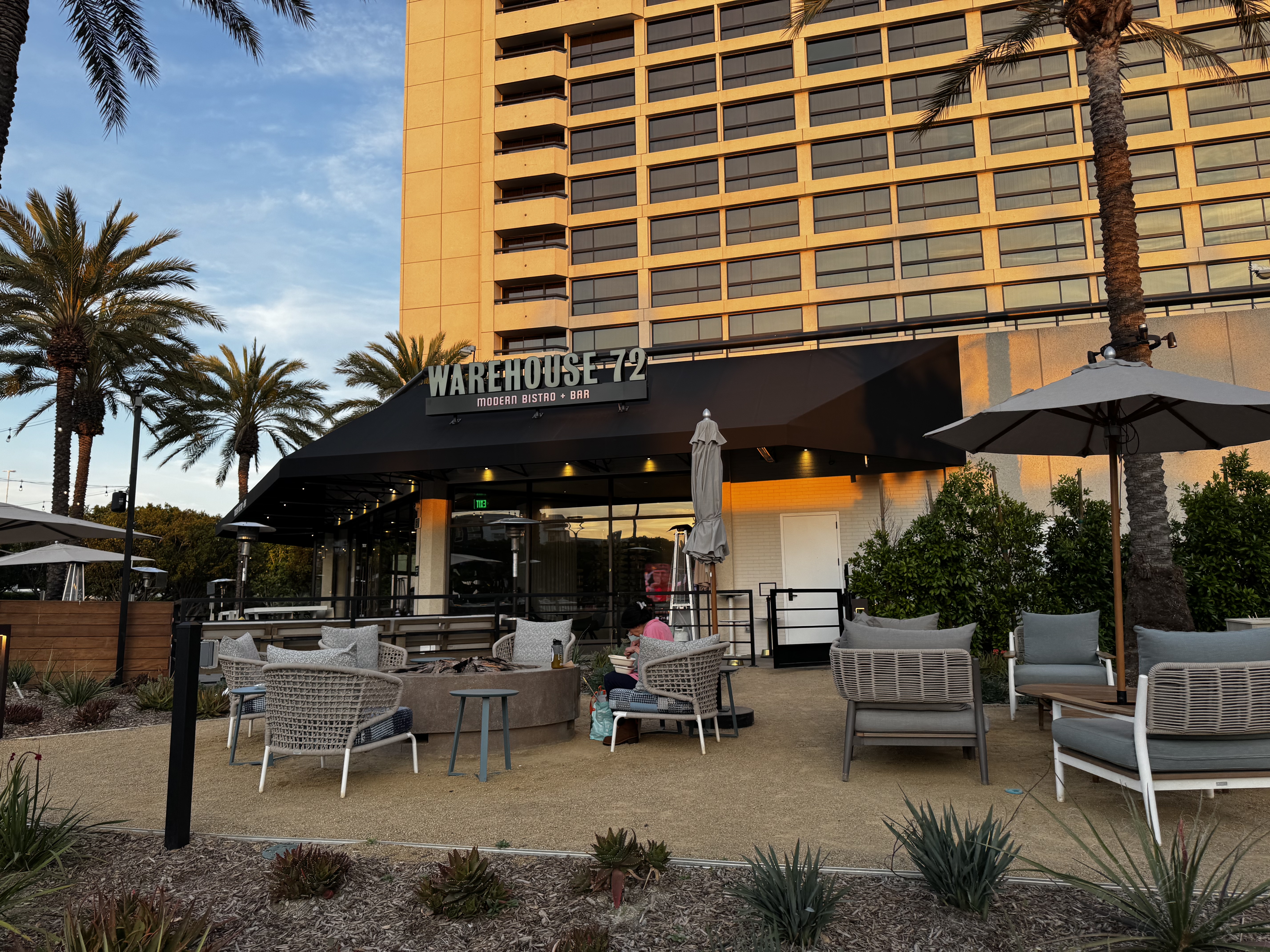 Hyatt Regency Irvine outdoor area