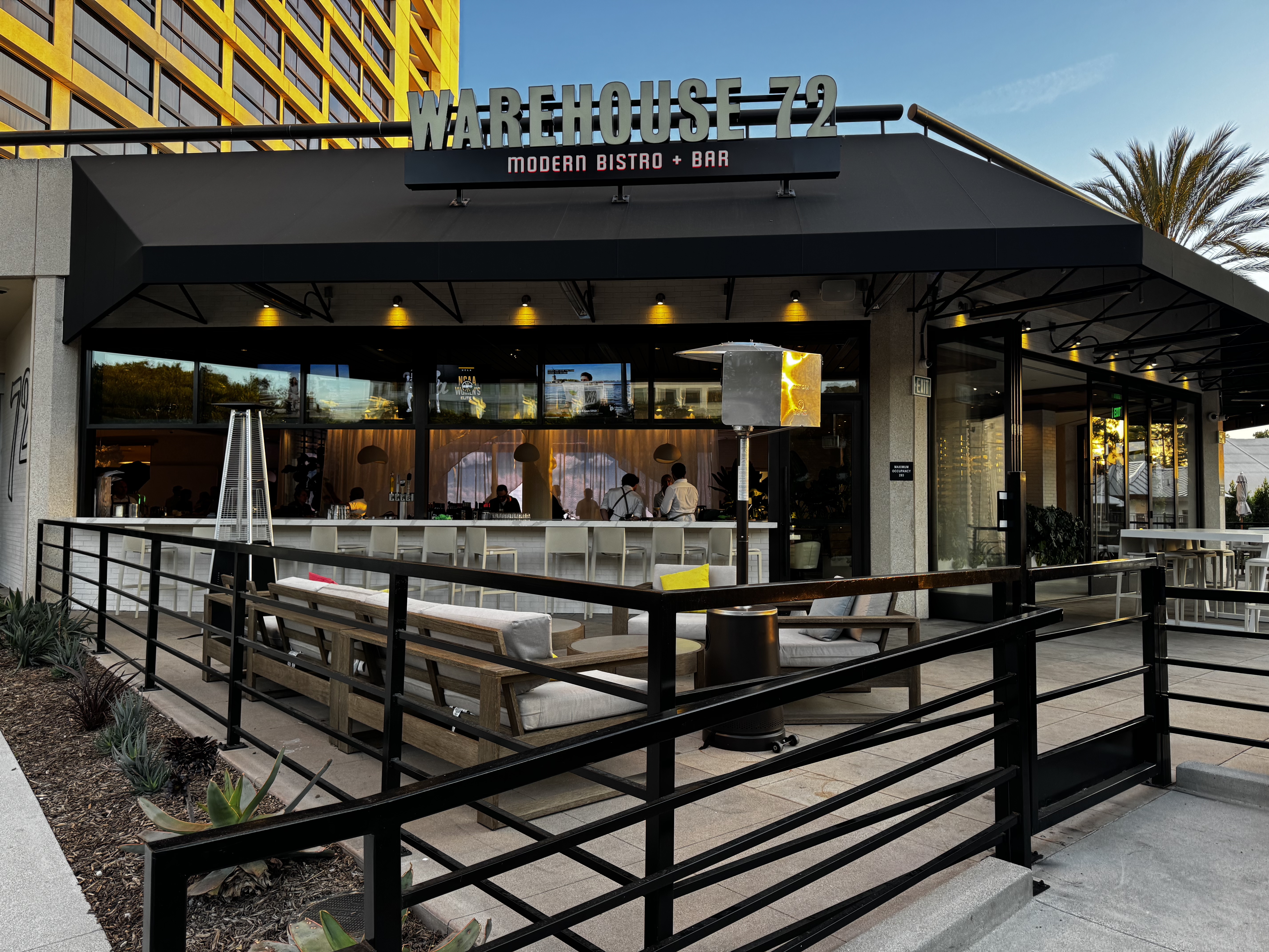 Hyatt Regency Irvine outdoor bar