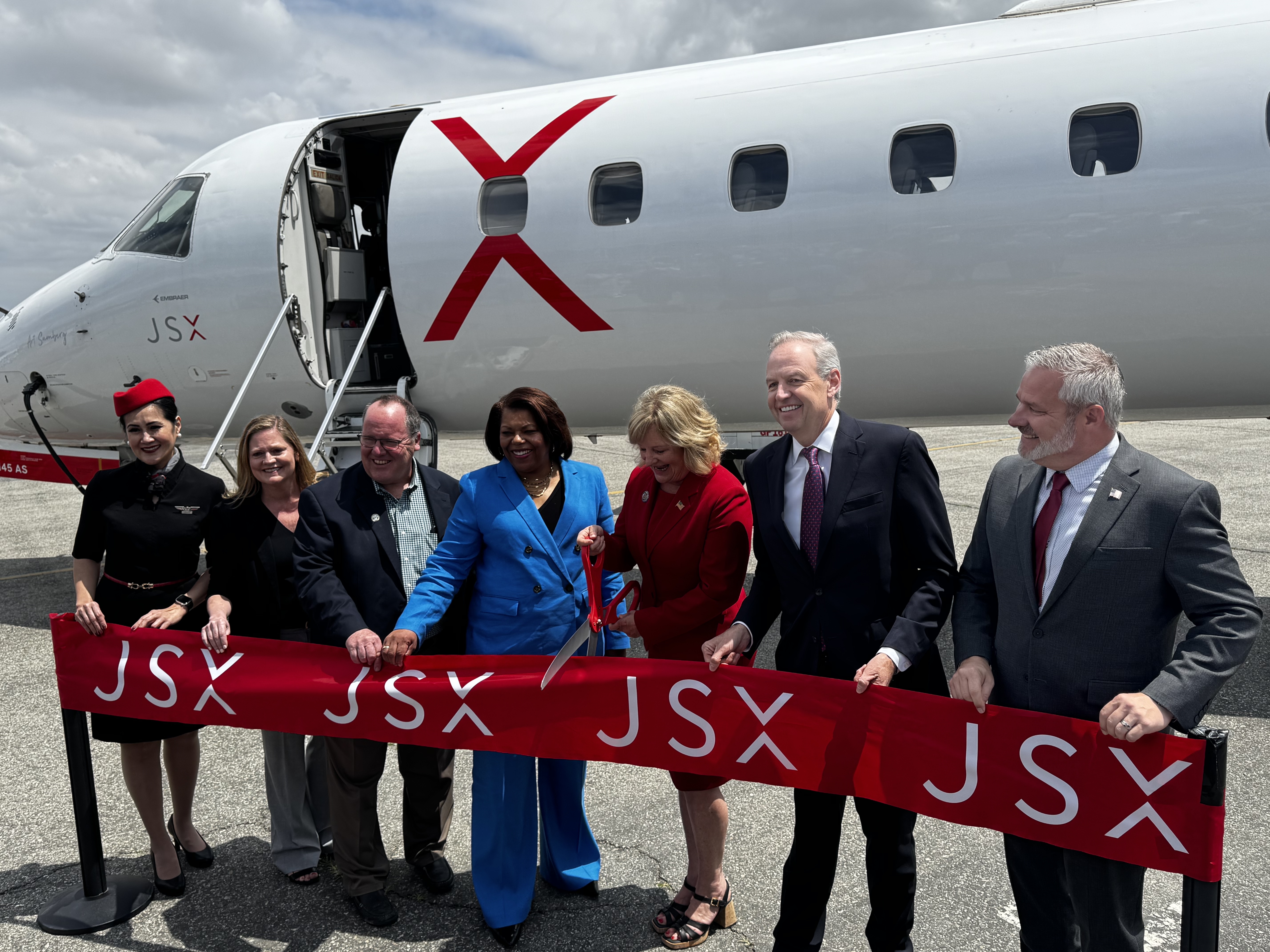 JSX new facility SNA ribbon cutting