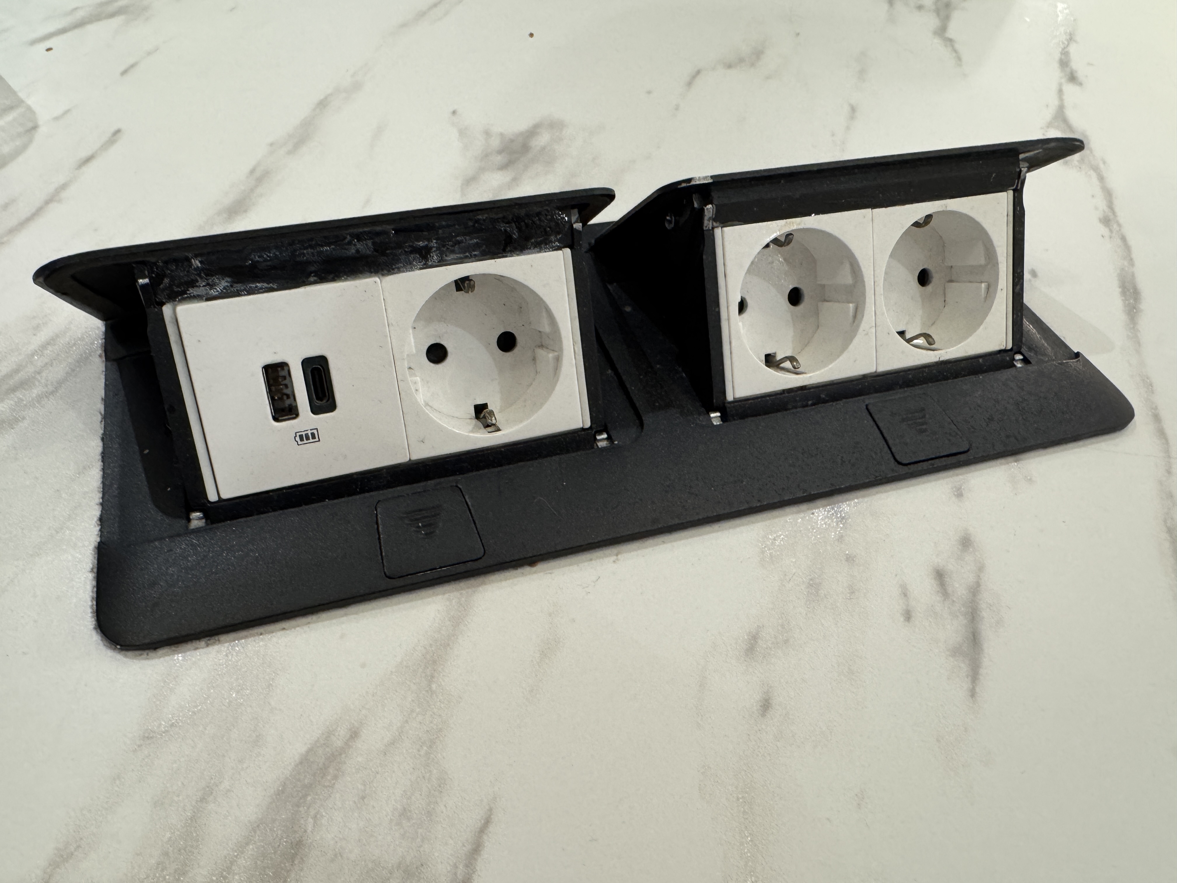 Plaza Premium Bosphorus Lounge SAW outlets