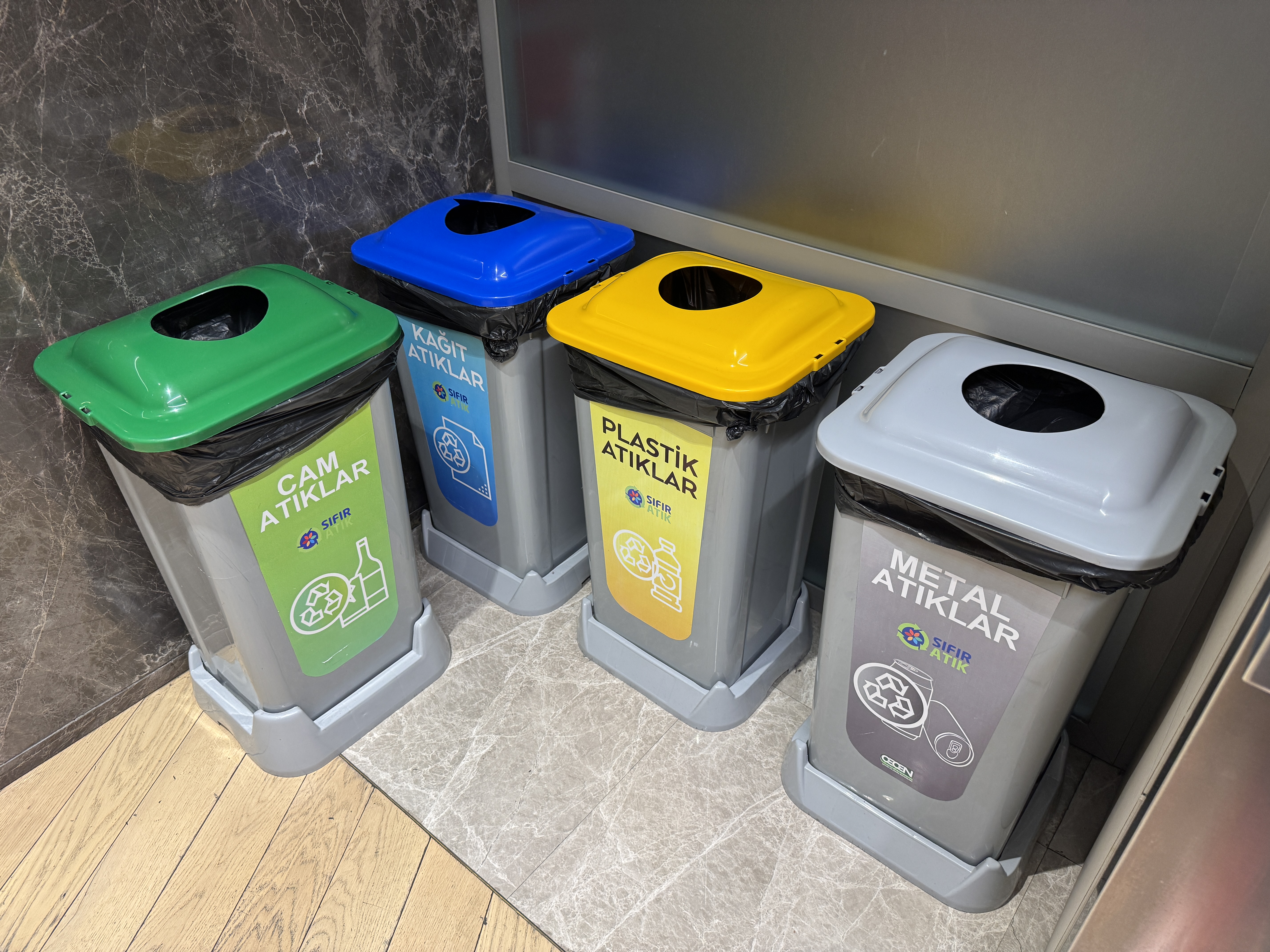 Plaza Premium Bosphorus Lounge SAW recycling