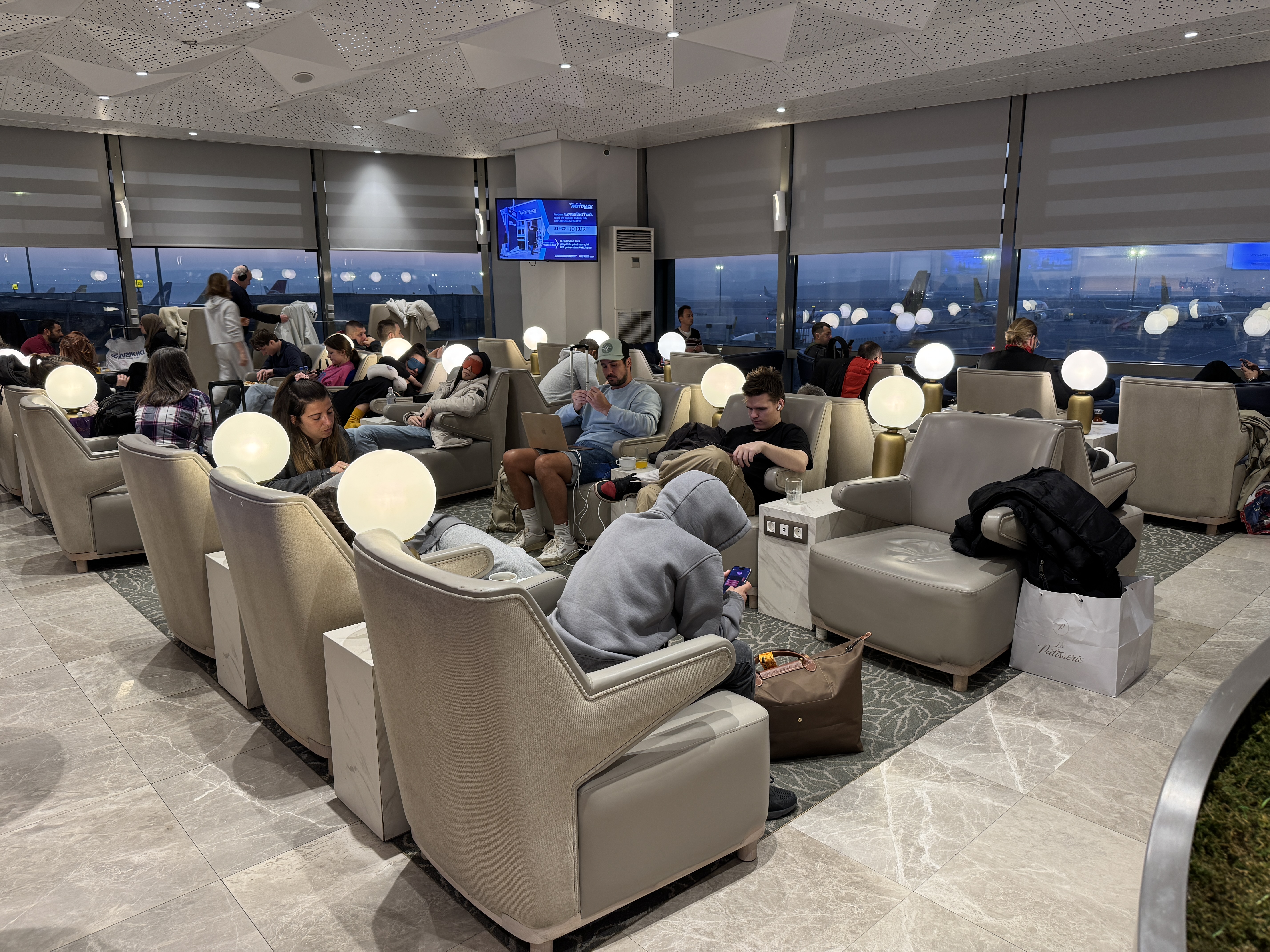 Plaza Premium Bosphorus Lounge SAW seating
