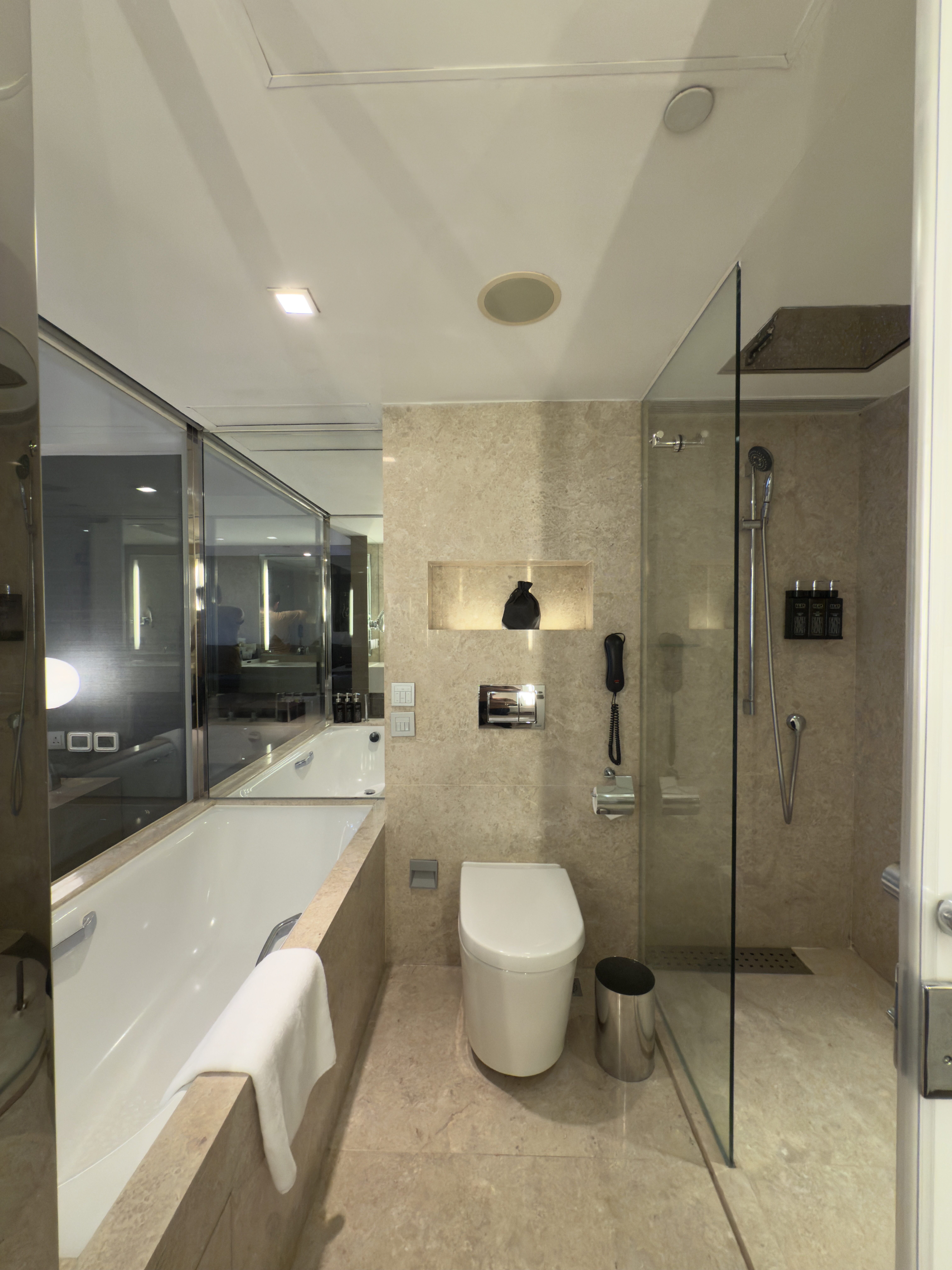 The Mira Hong Kong bathroom
