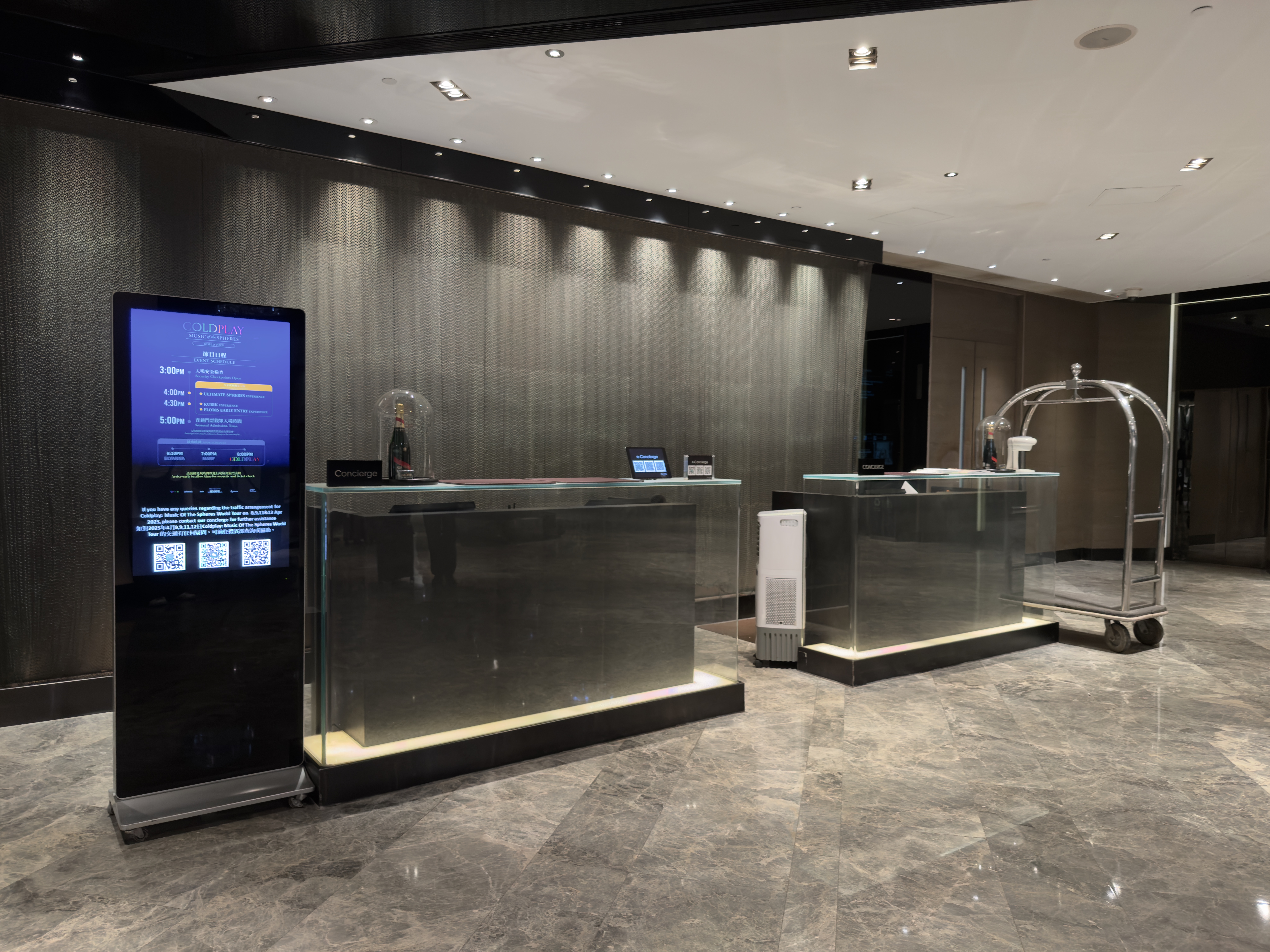 The Mira Hong Kong concierge desk