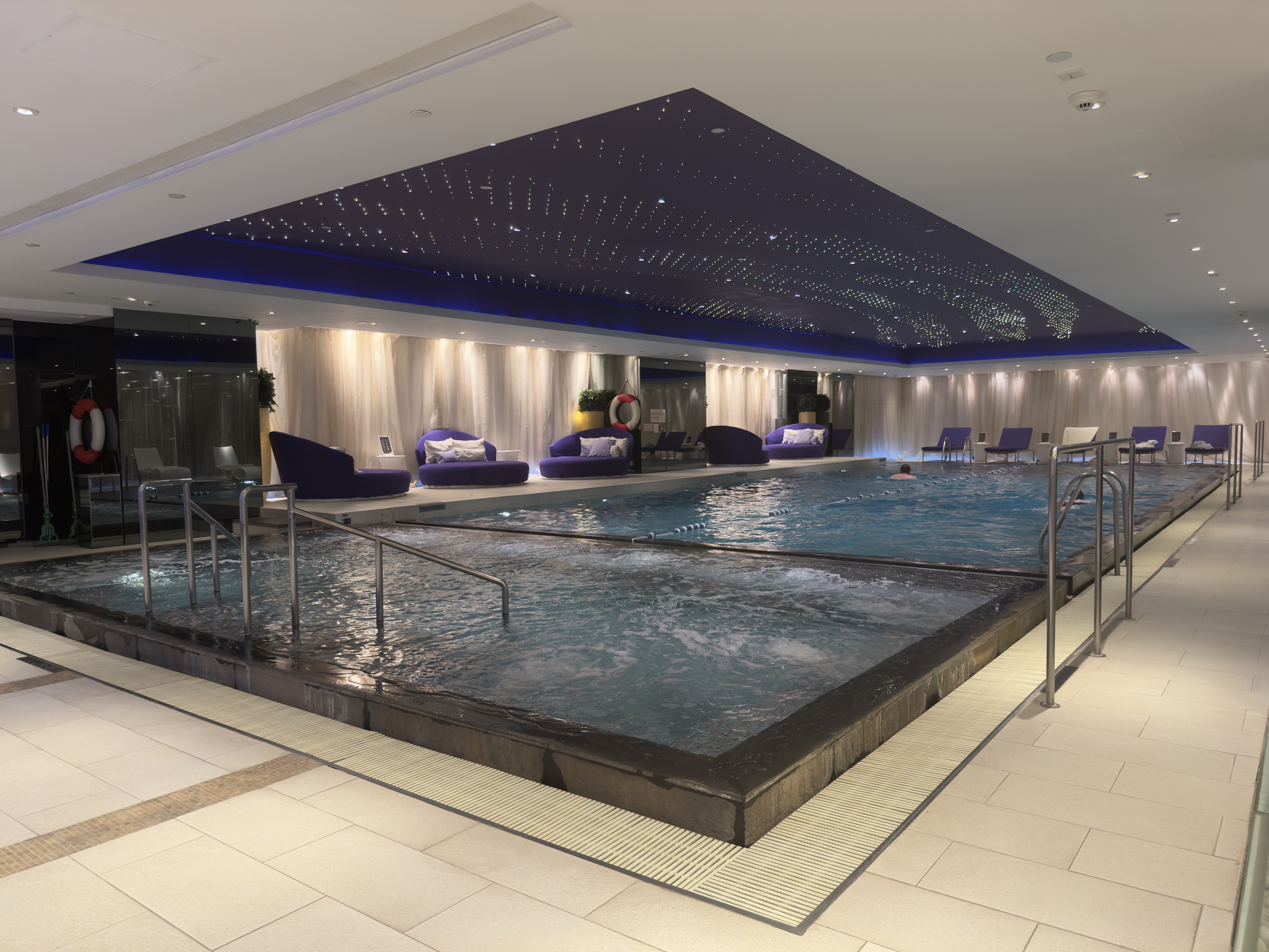 The Mira Hong Kong pool overview