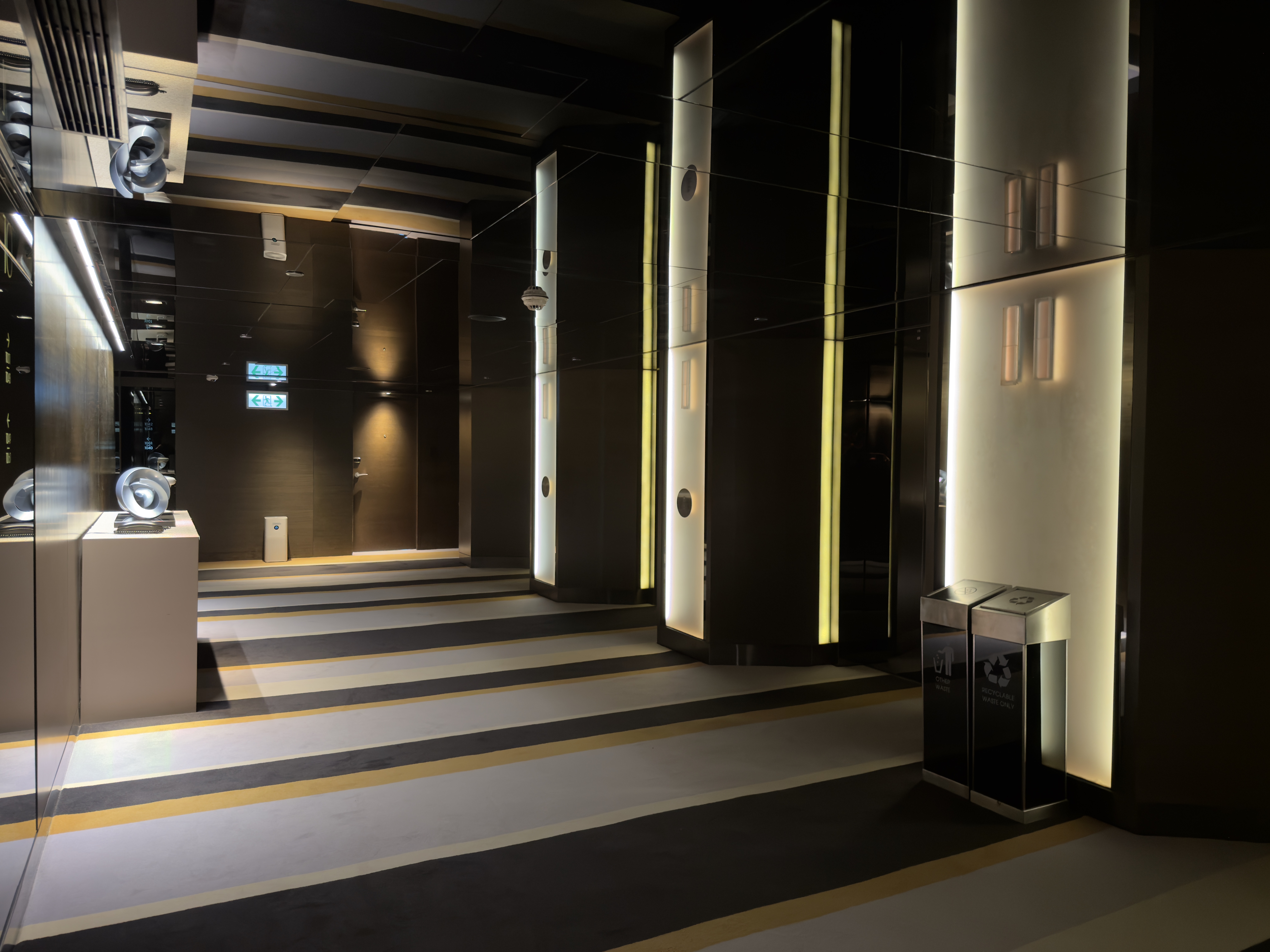The Mira Hong Kong room elevators