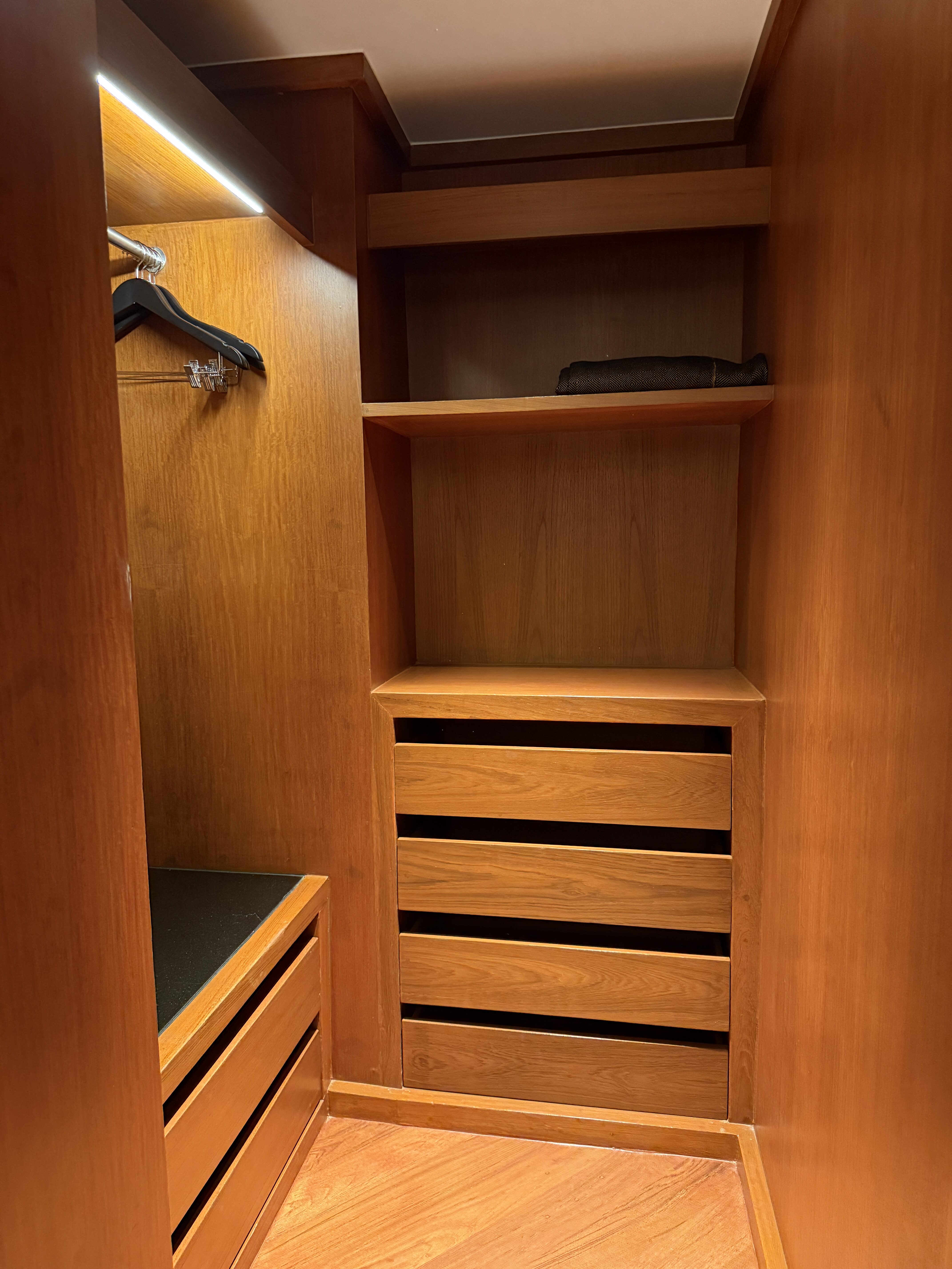 The Sukhothai Bangkok bathroom closet