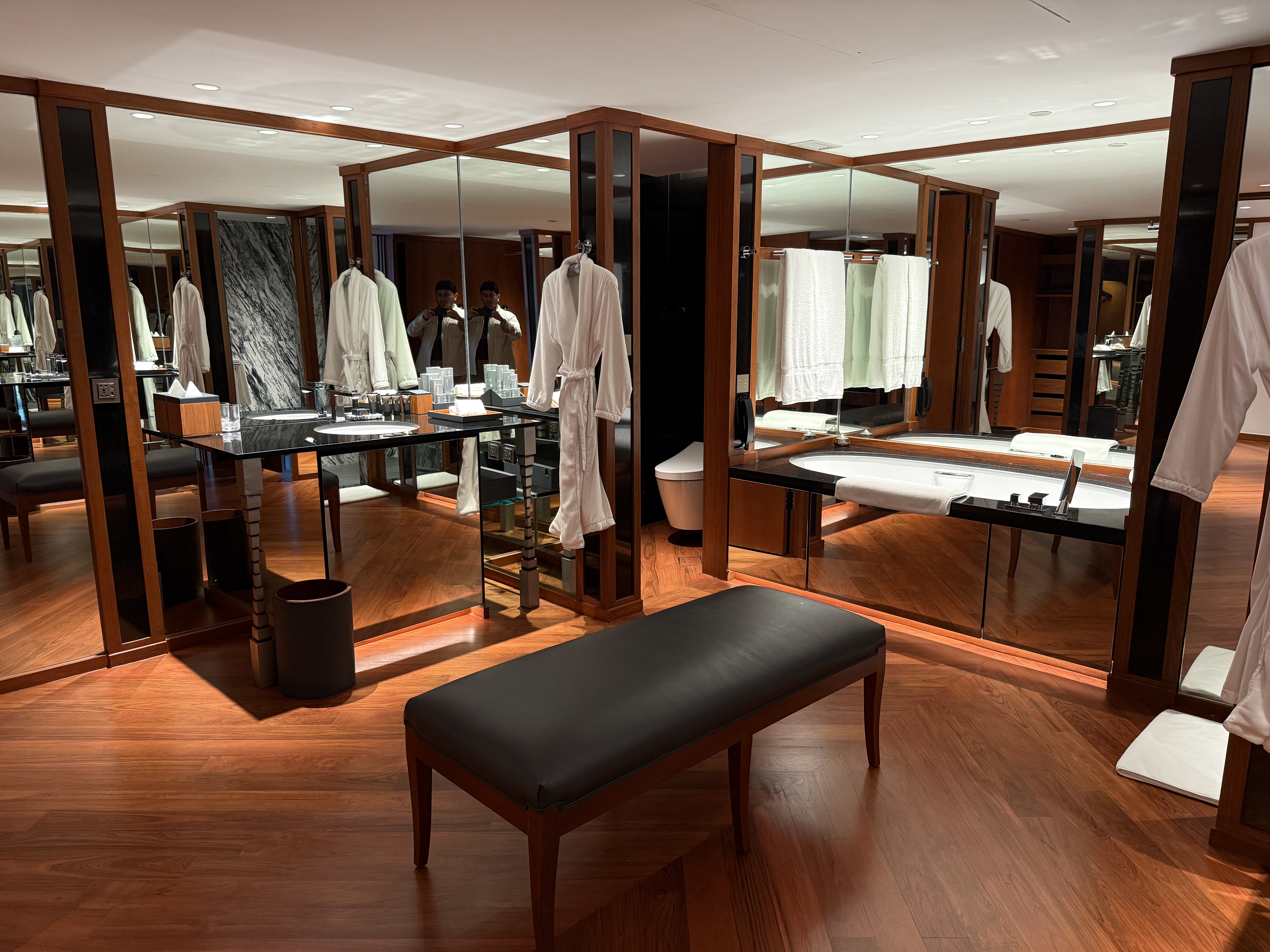The Sukhothai Bangkok bathroom main