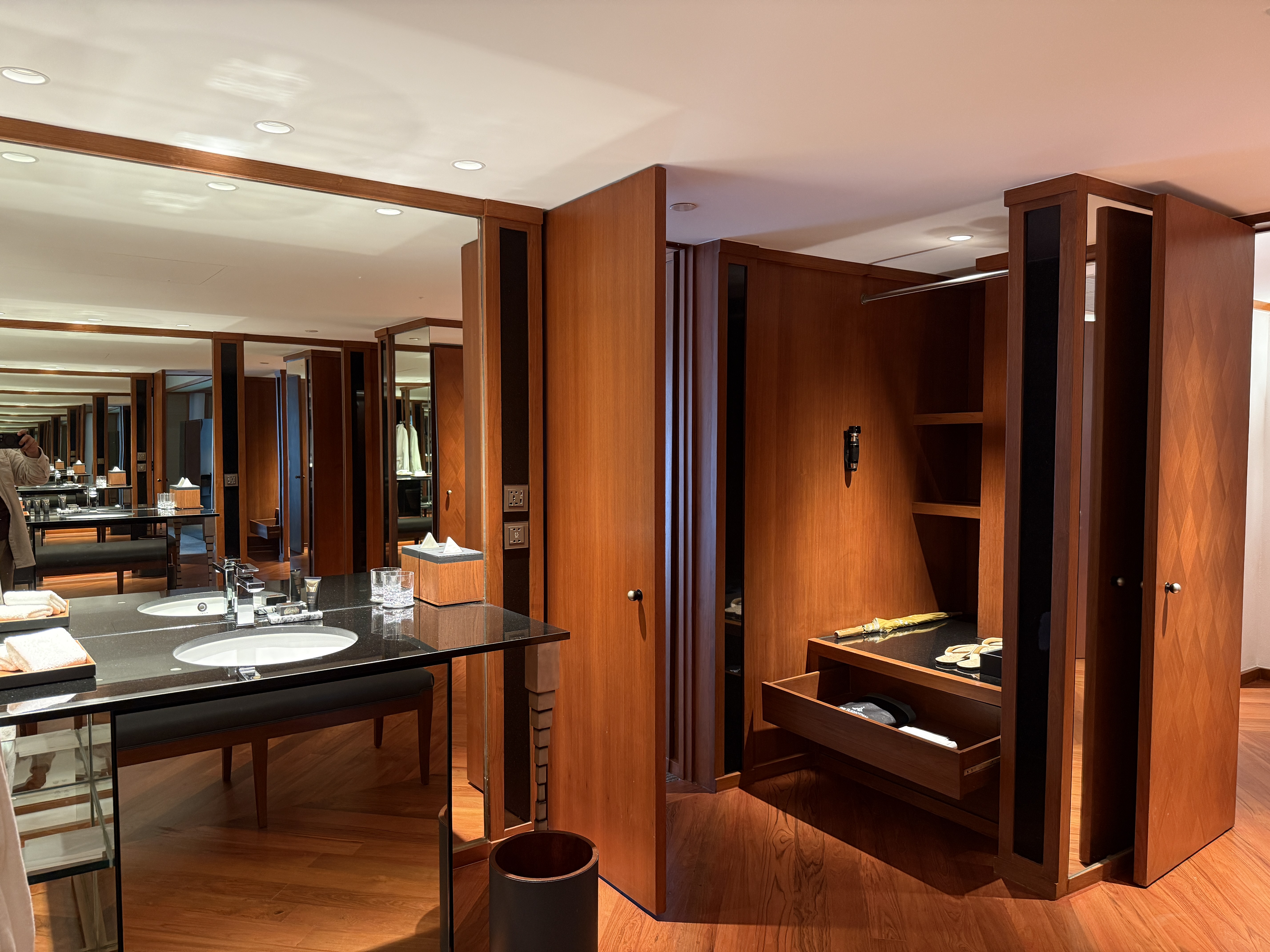 The Sukhothai Bangkok closet space