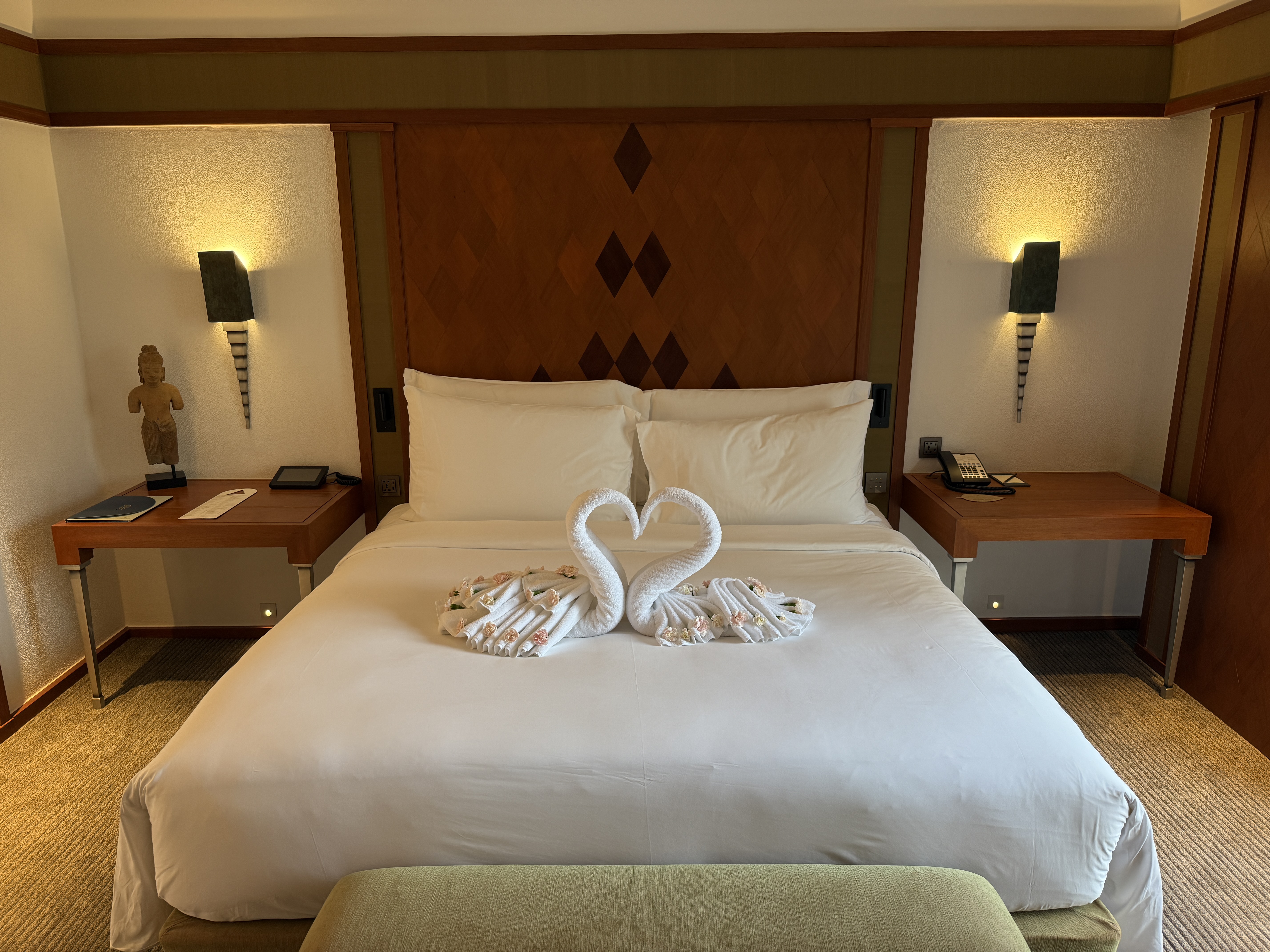 The Sukhothai Bangkok king bed