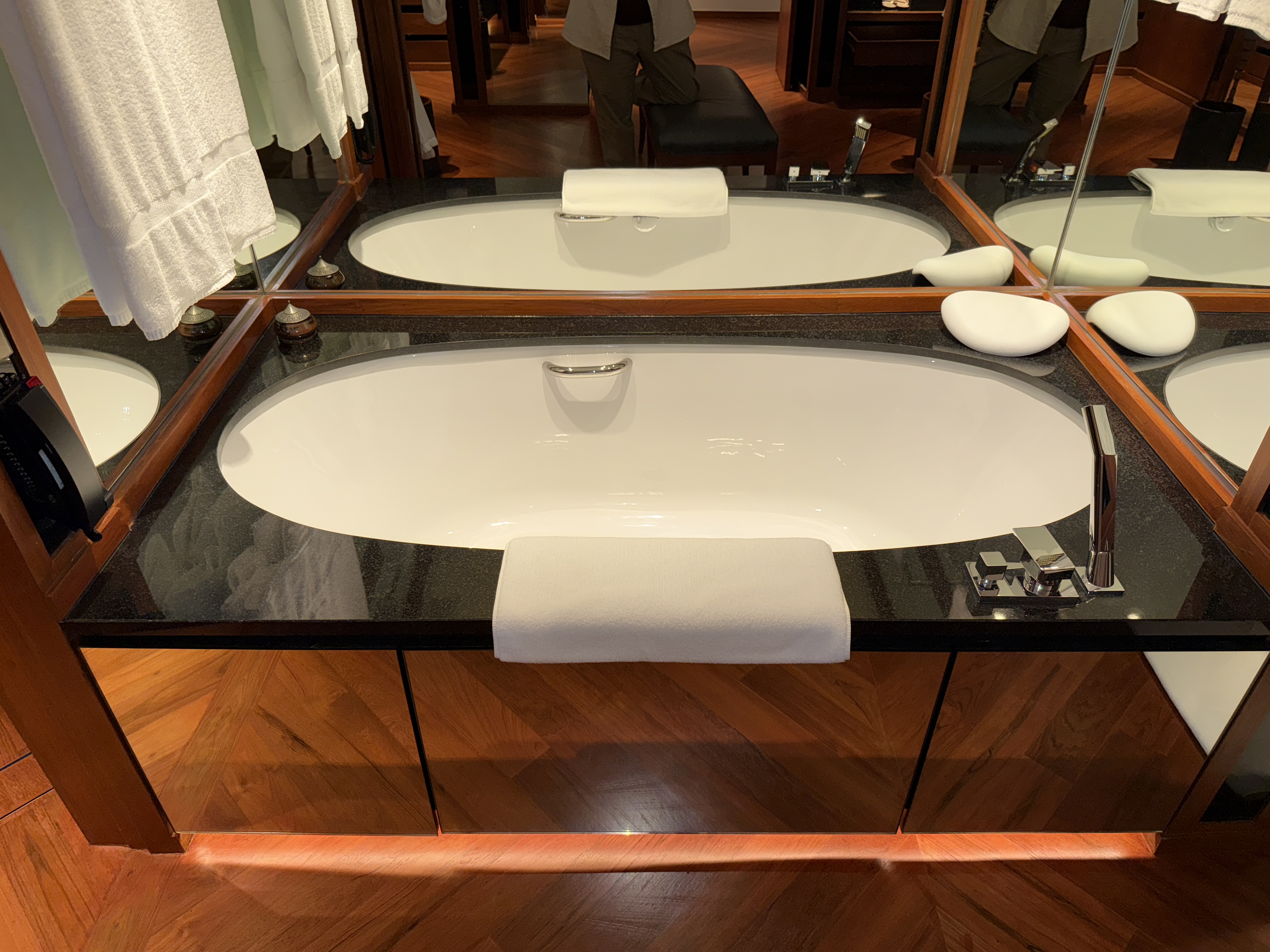 The Sukhothai Bangkok soaking tub