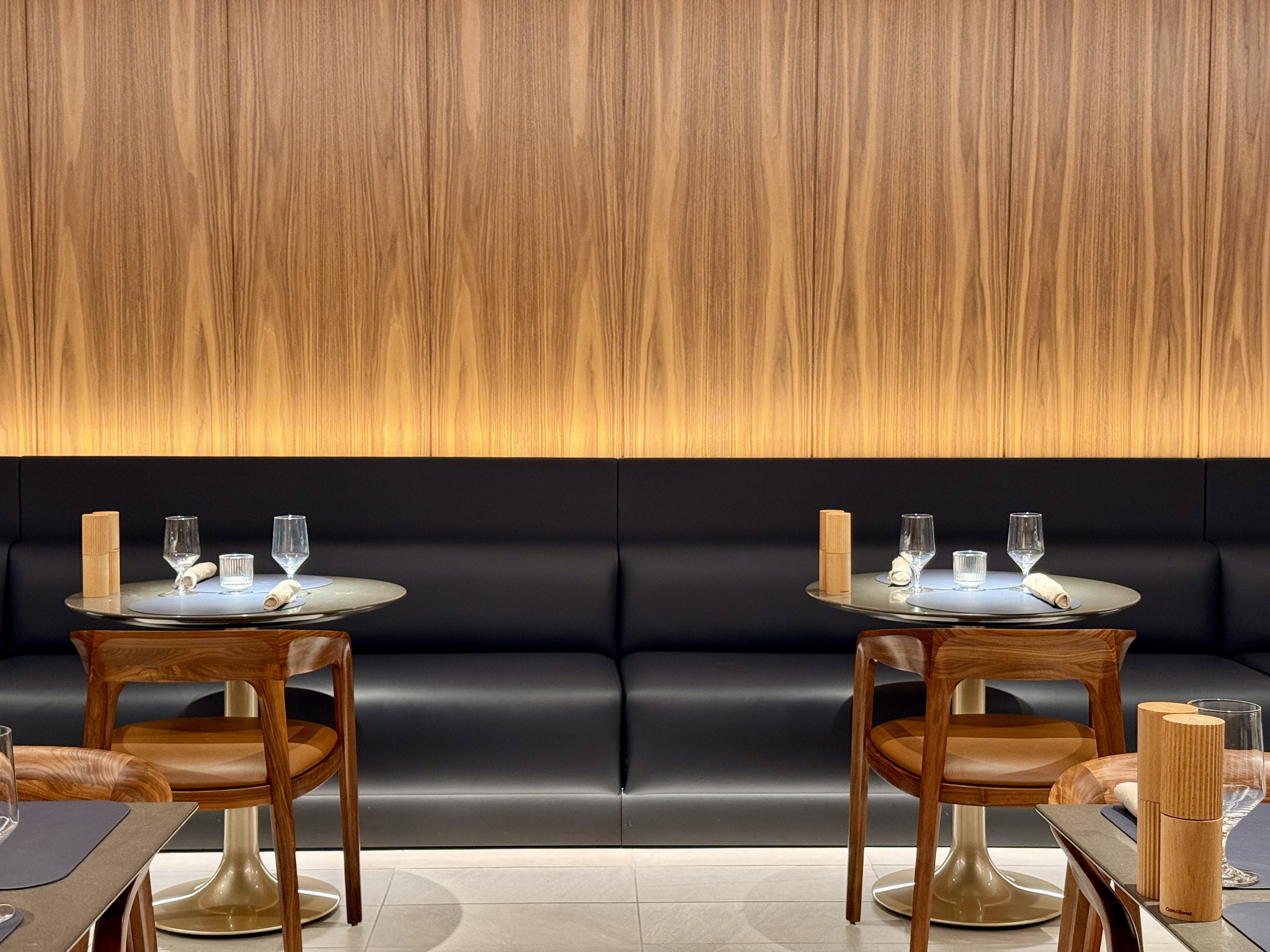 United Polaris Lounge Chicago Dining Room Bench Seating
