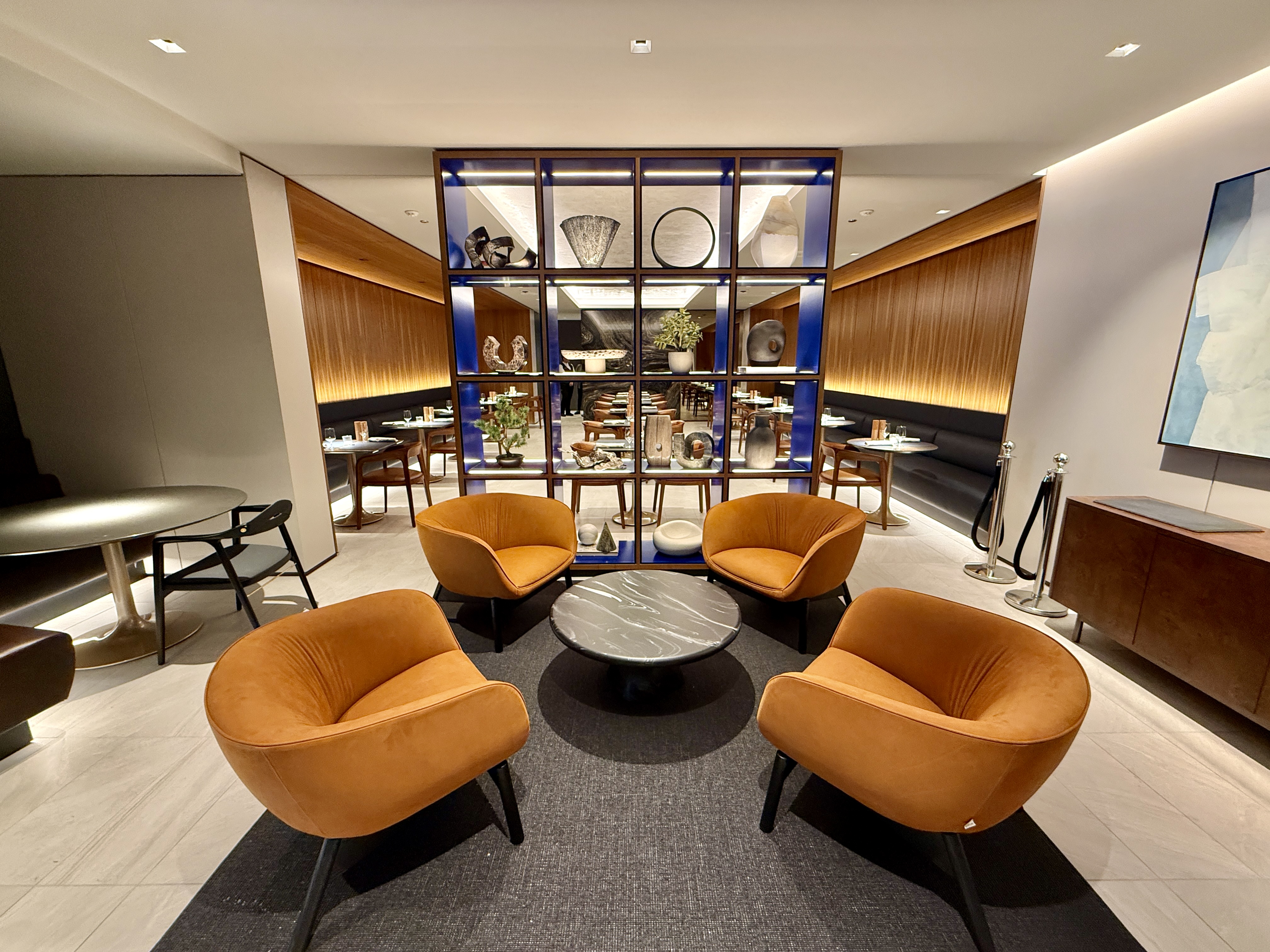 United Polaris Lounge Chicago Dining Room Waiting Room