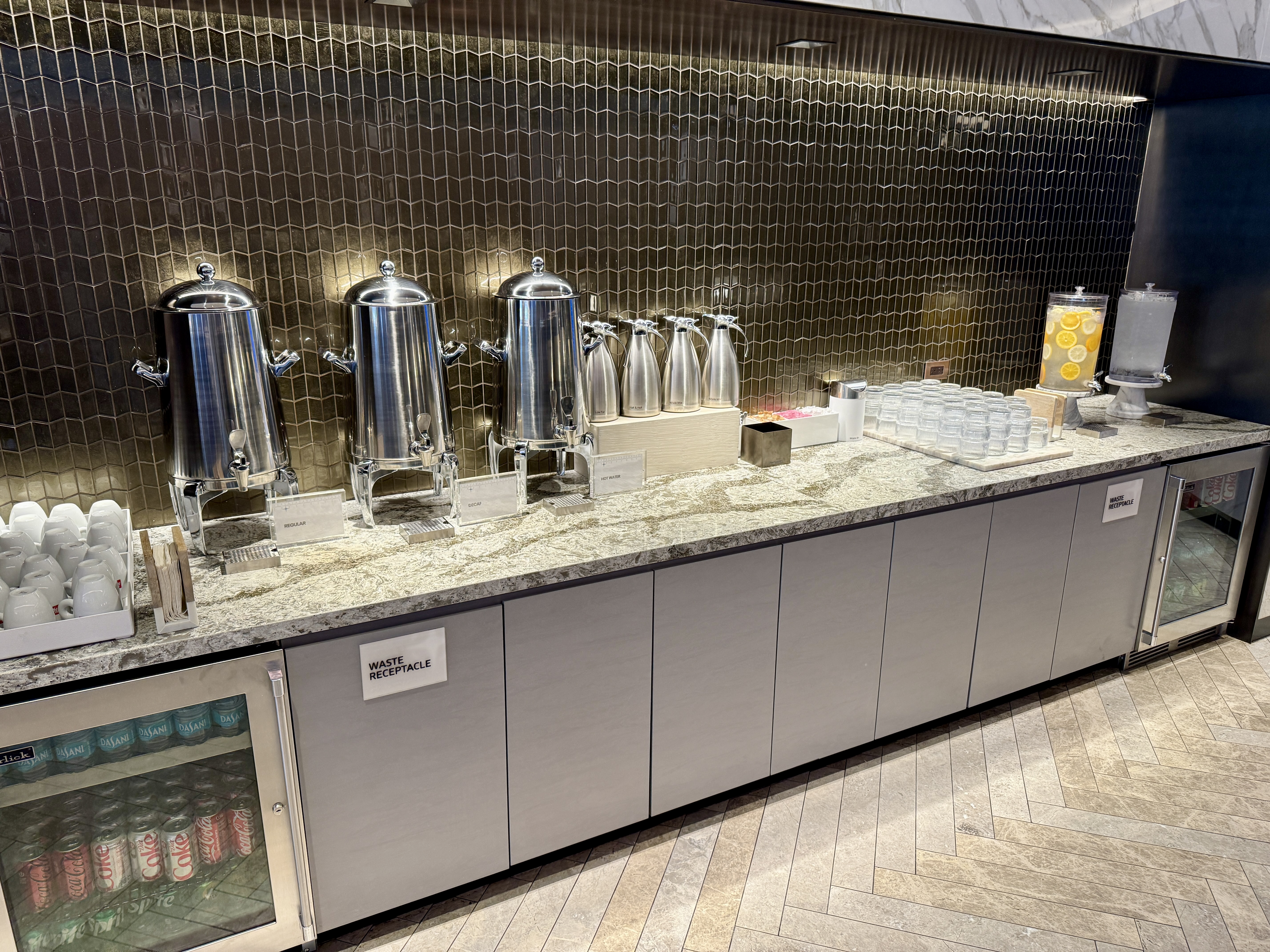 United Polaris Lounge Chicago Soft Drinks and Coffee