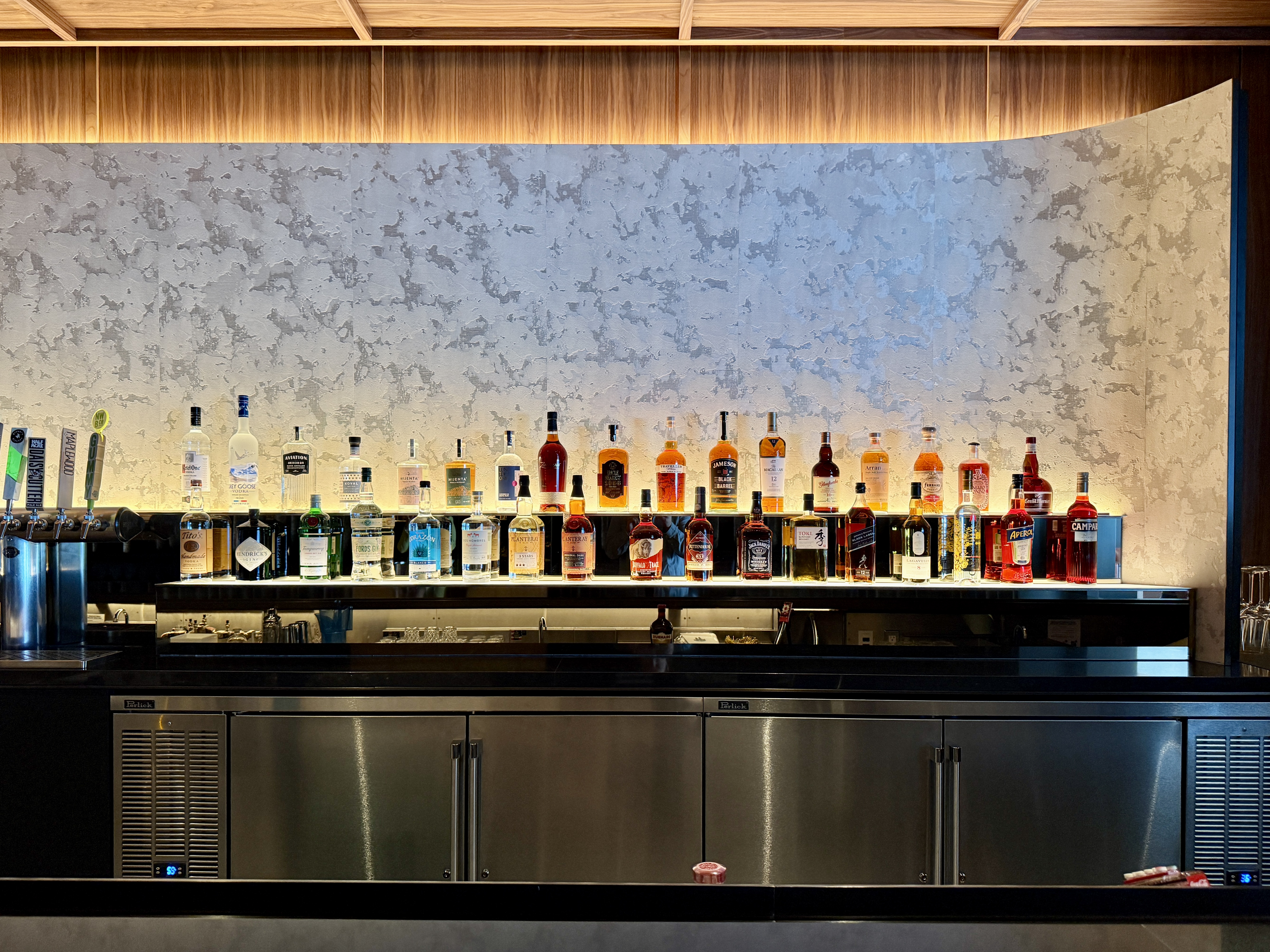 United Polaris Lounge Chicago Speakeasy Spirits