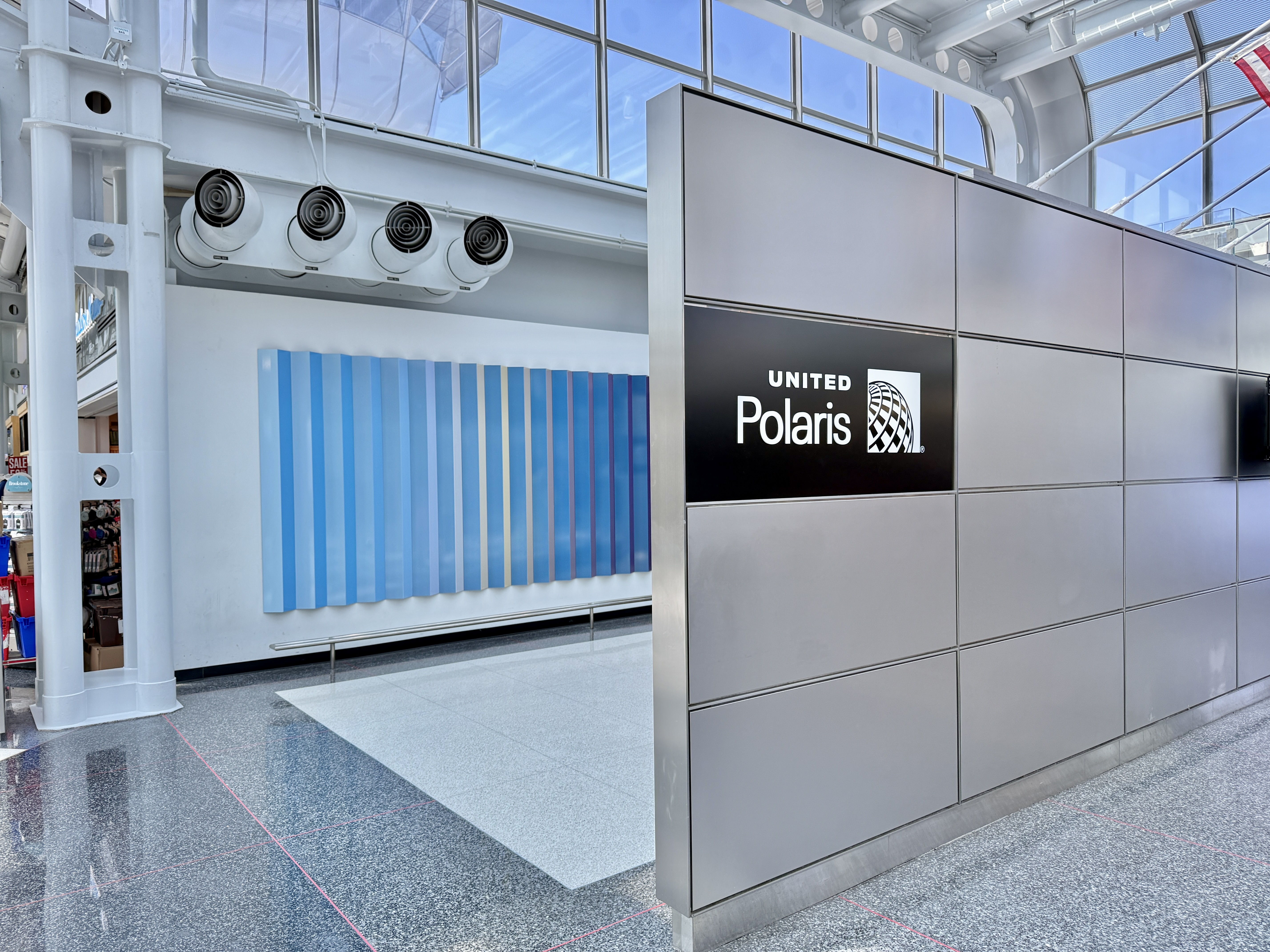 United Polaris Lounge Chicago Terminal Entrance