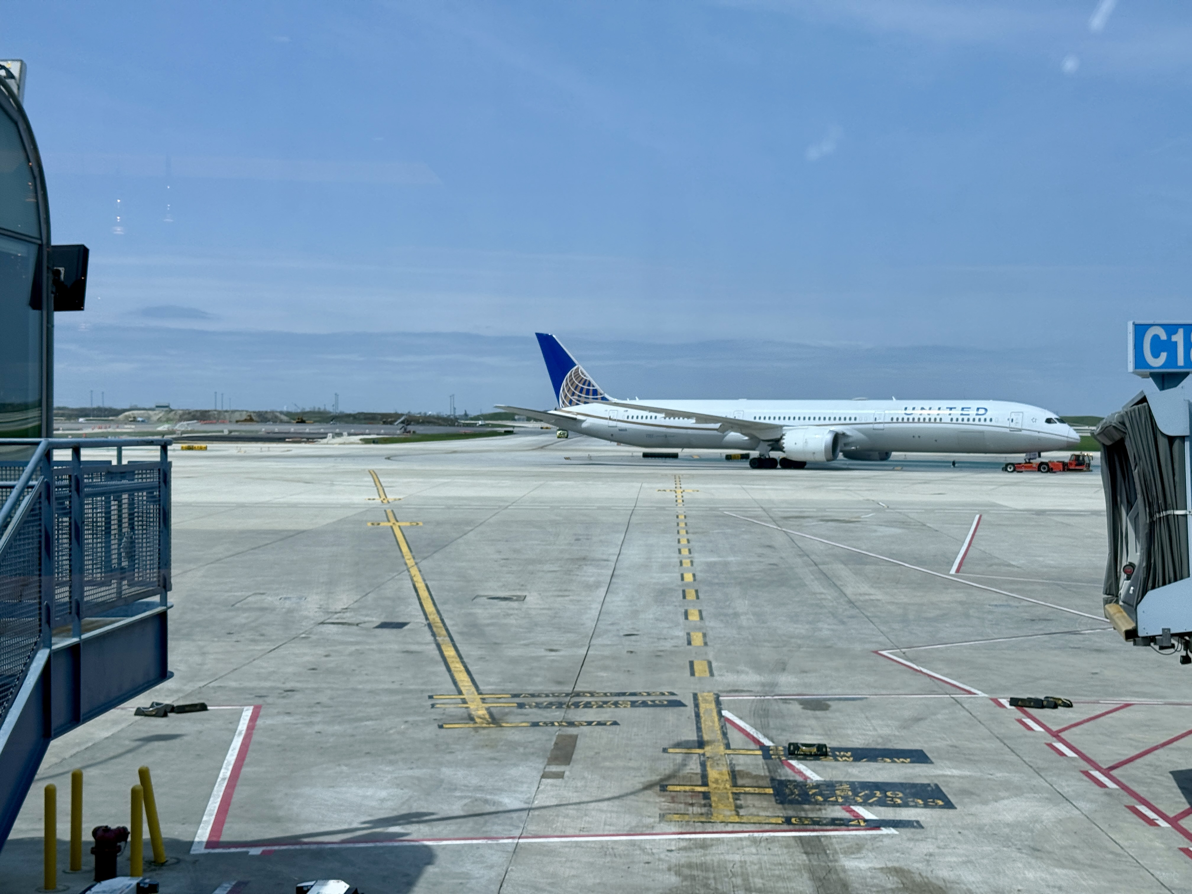United Polaris Lounge Chicago United 787
