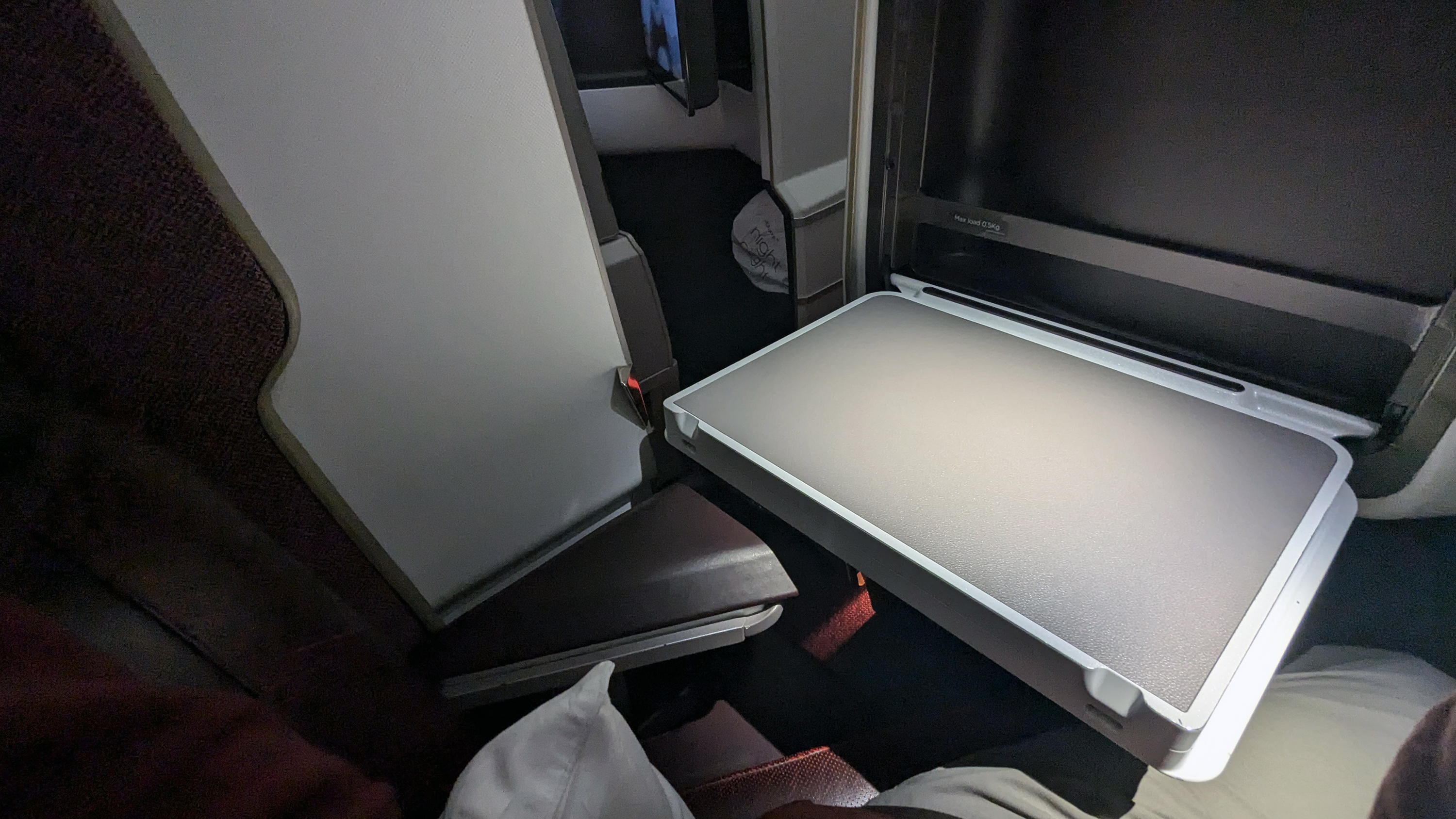 Virgin Atlantic A350 1000 Business Class Table Virgin Atlantic A350 1000 Business Class Table