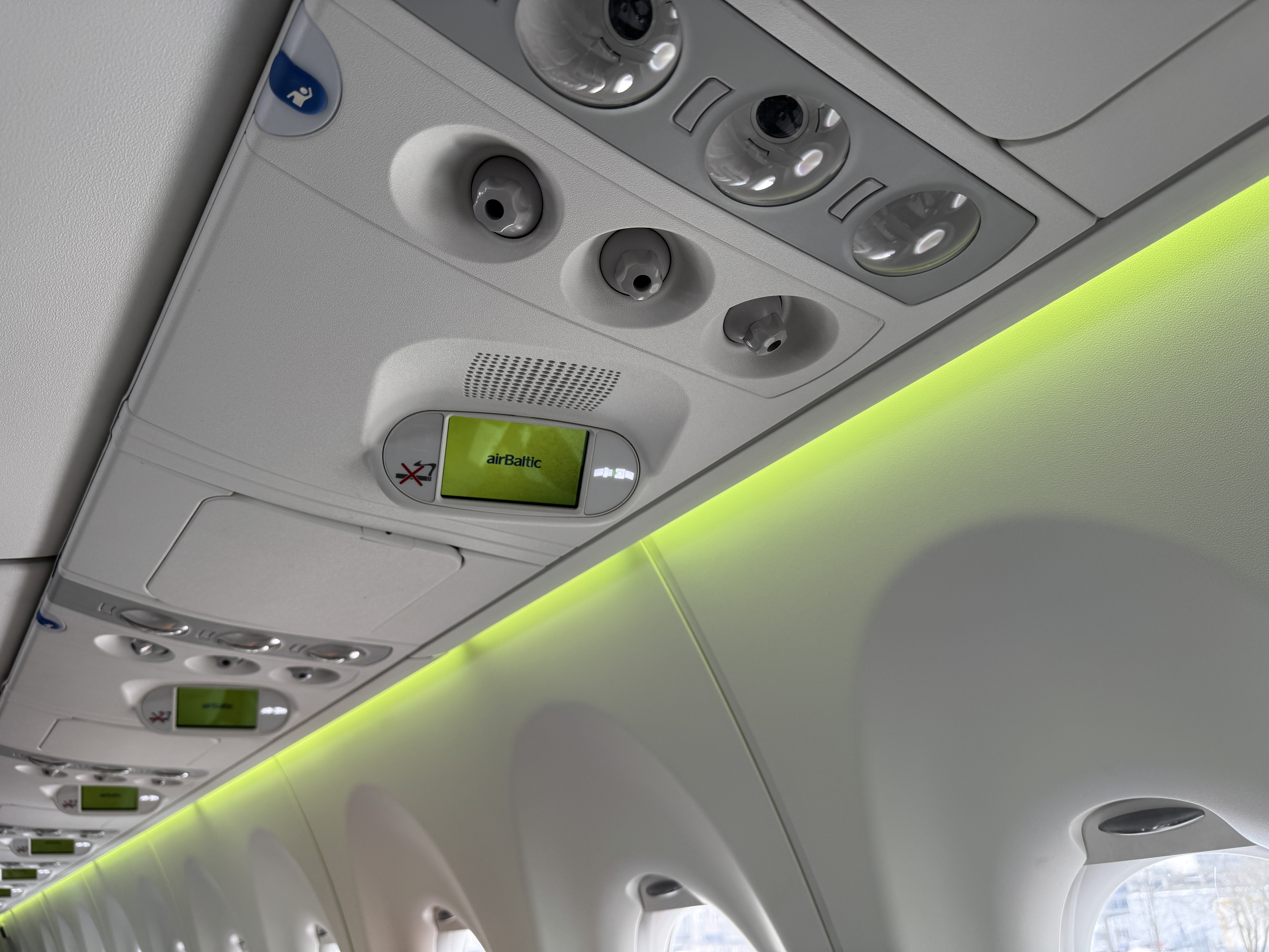 airBaltic A220 300 TLL OSL screen nozzles airBaltic A220 300 TLL OSL screen nozzles