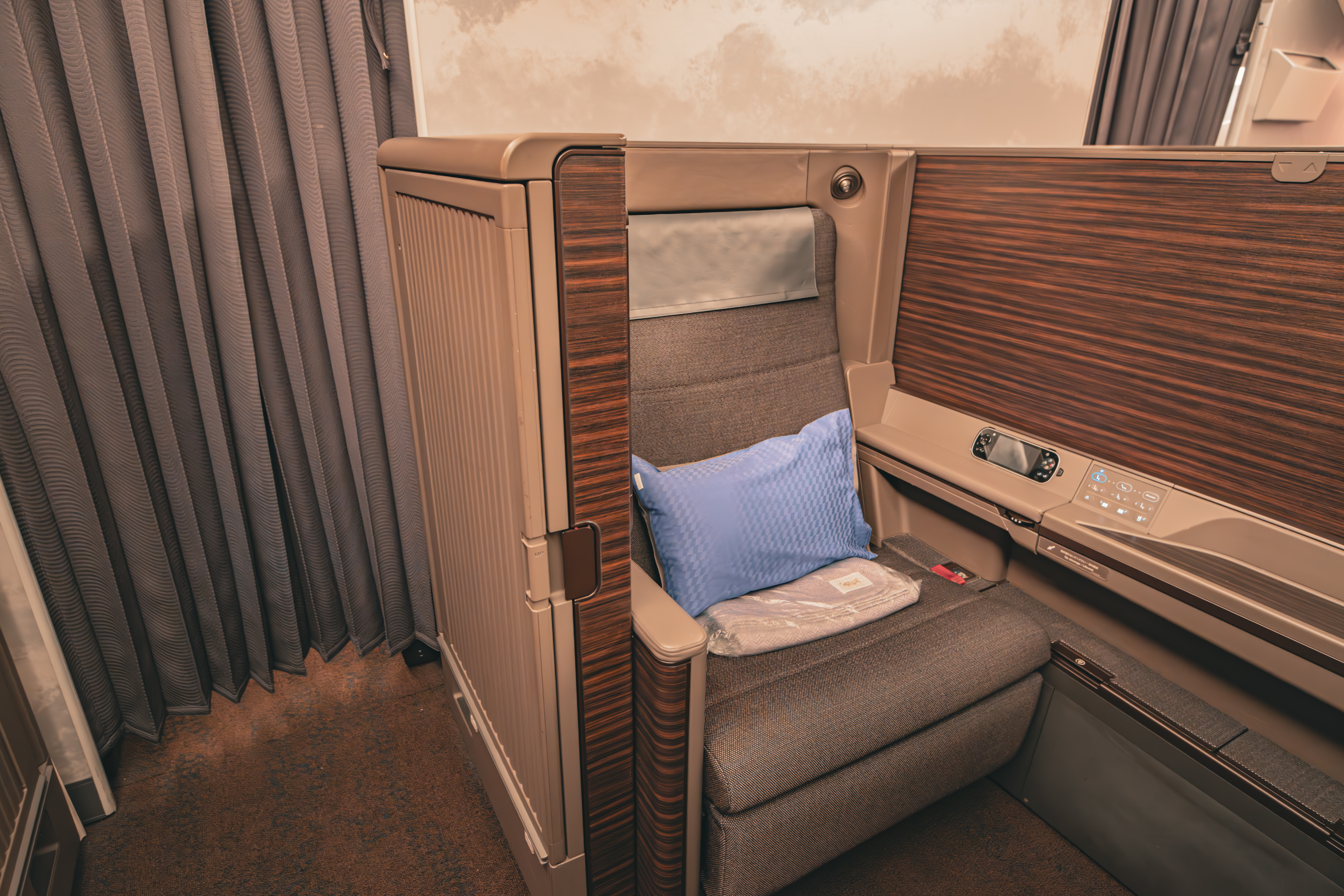 ANA first class wide seat ANA first class wide seat
