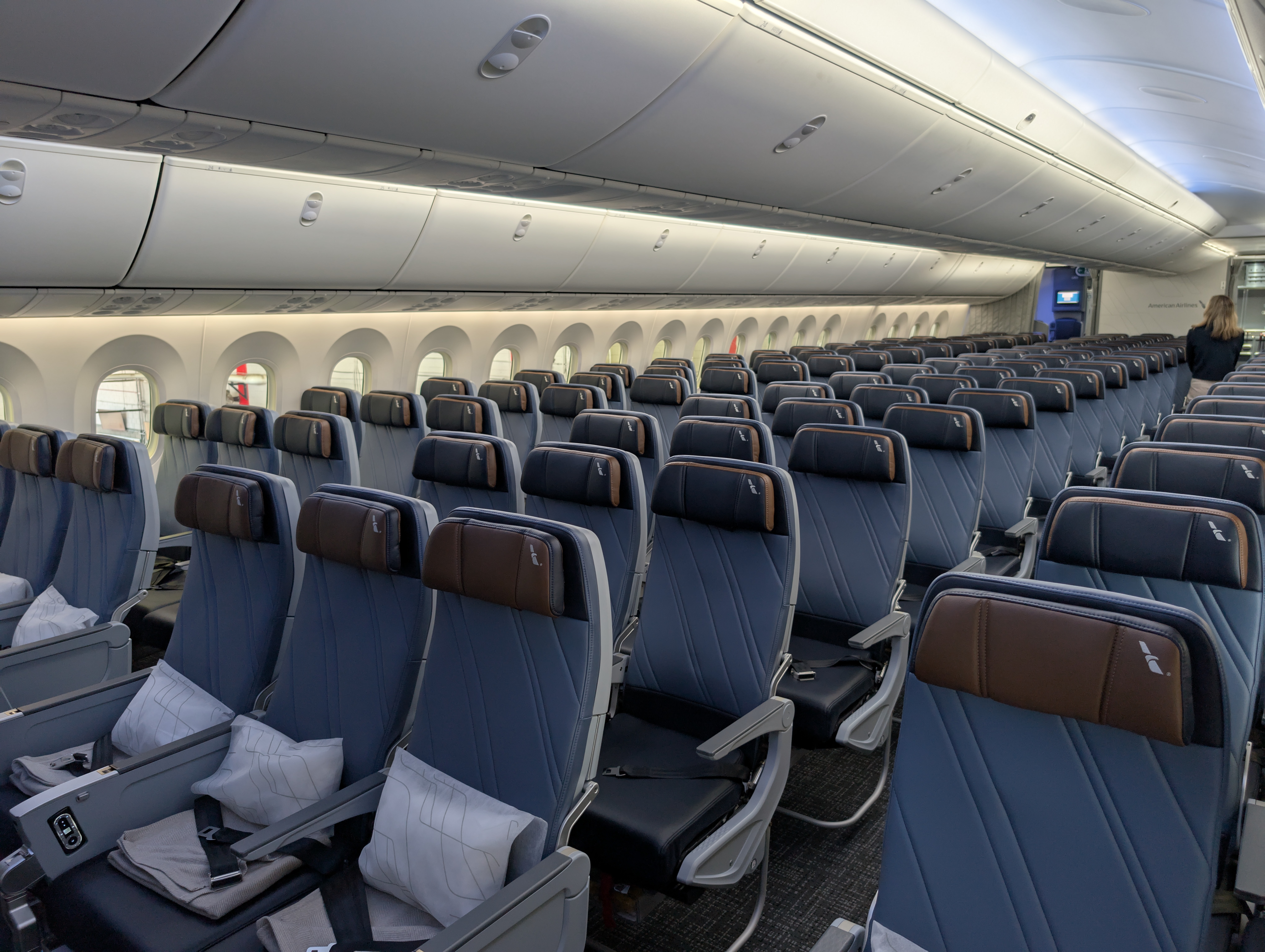 American Airlines 787 9P Main Cabin