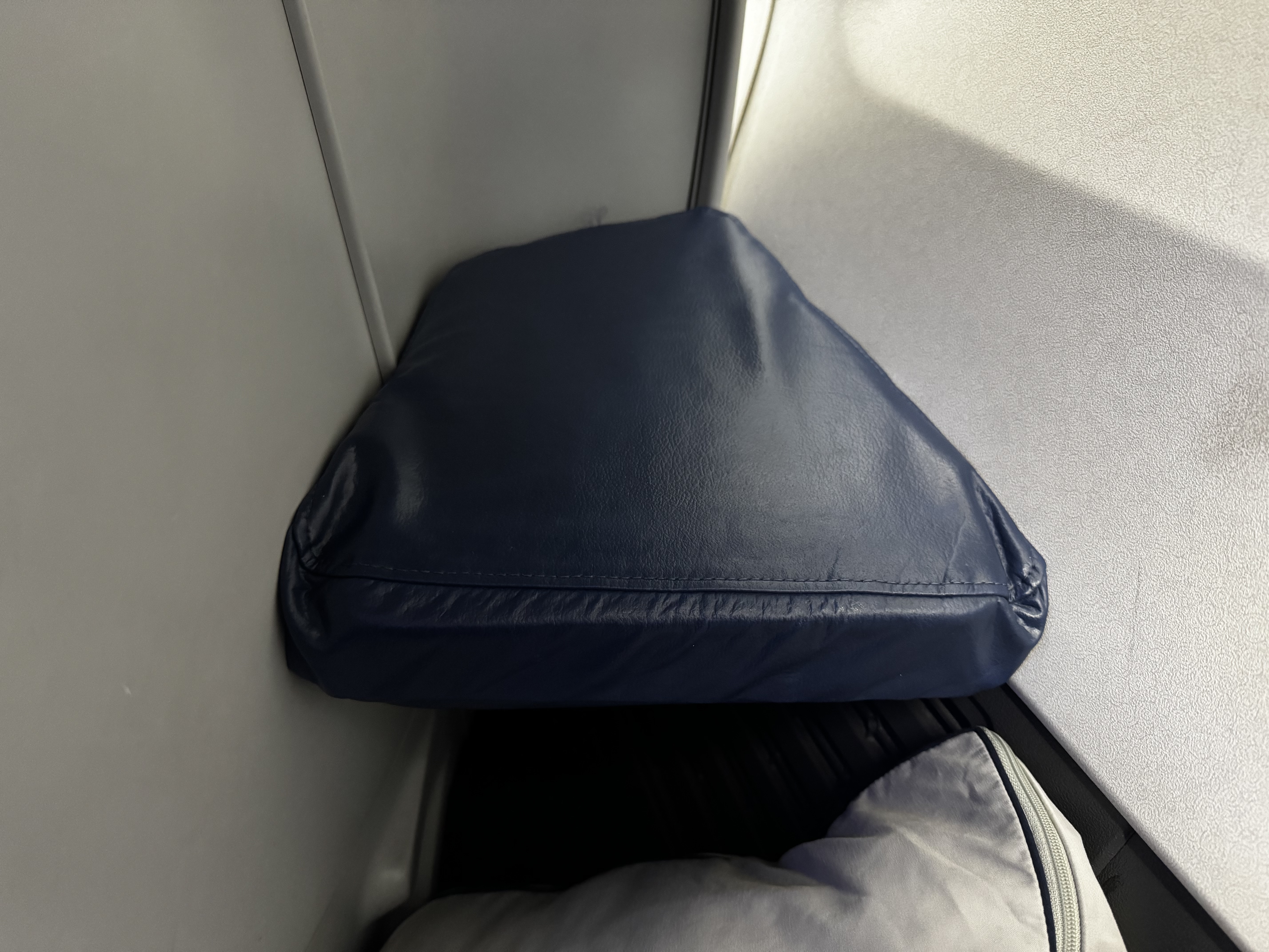 Delta One B757 200 LAX BOS foot well