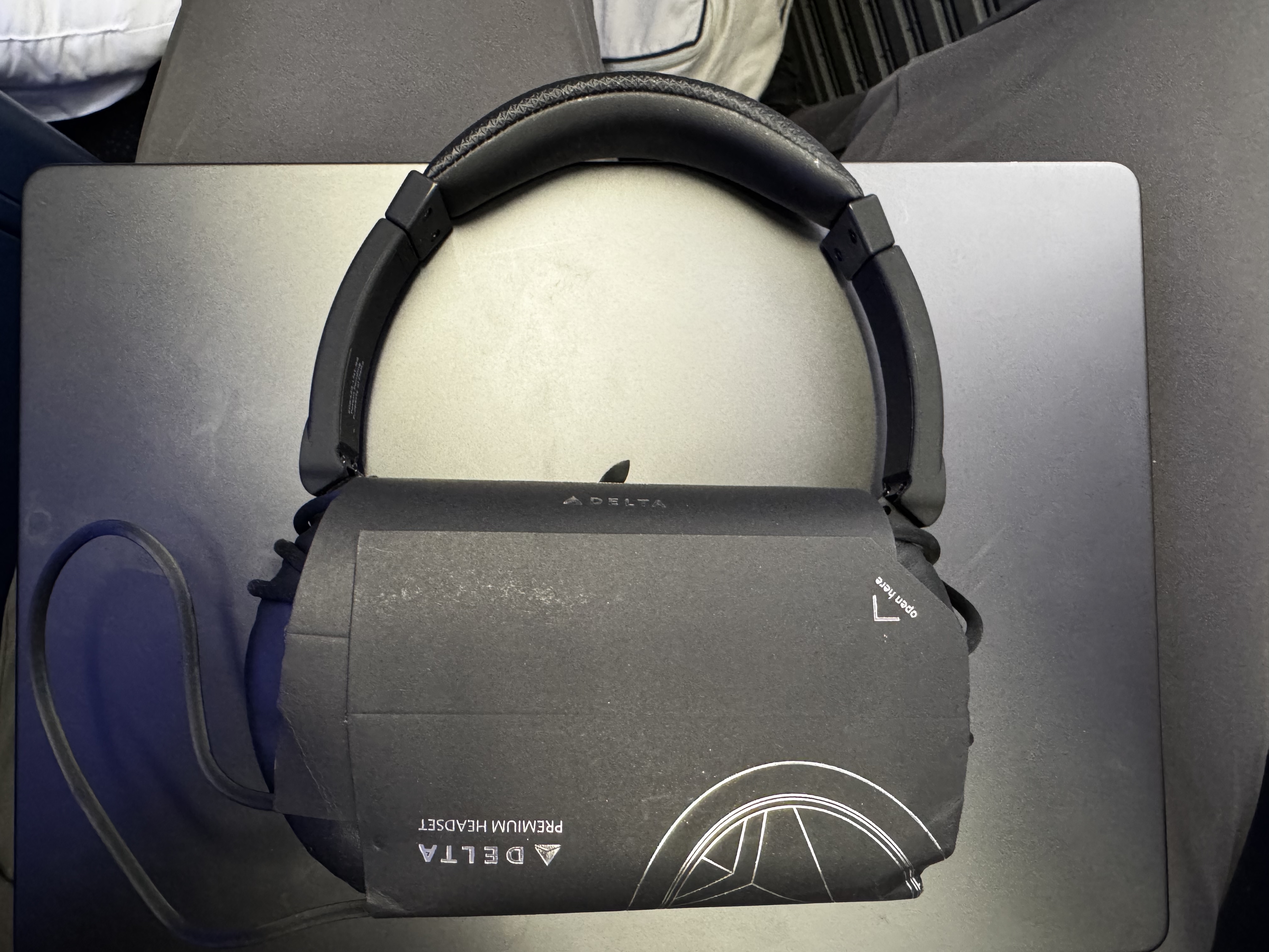 Delta One B757 200 LAX BOS headset