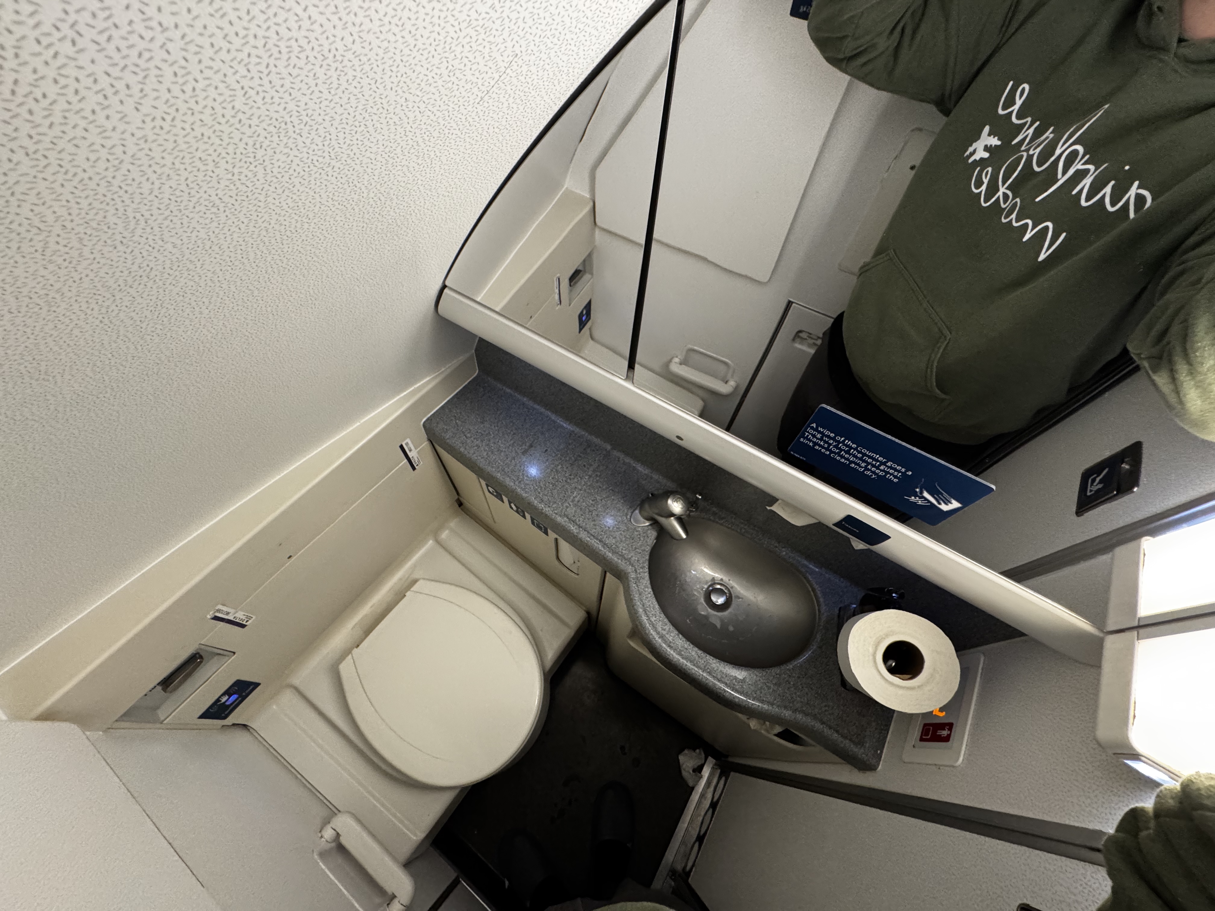 Delta One B757 200 LAX BOS lavatory