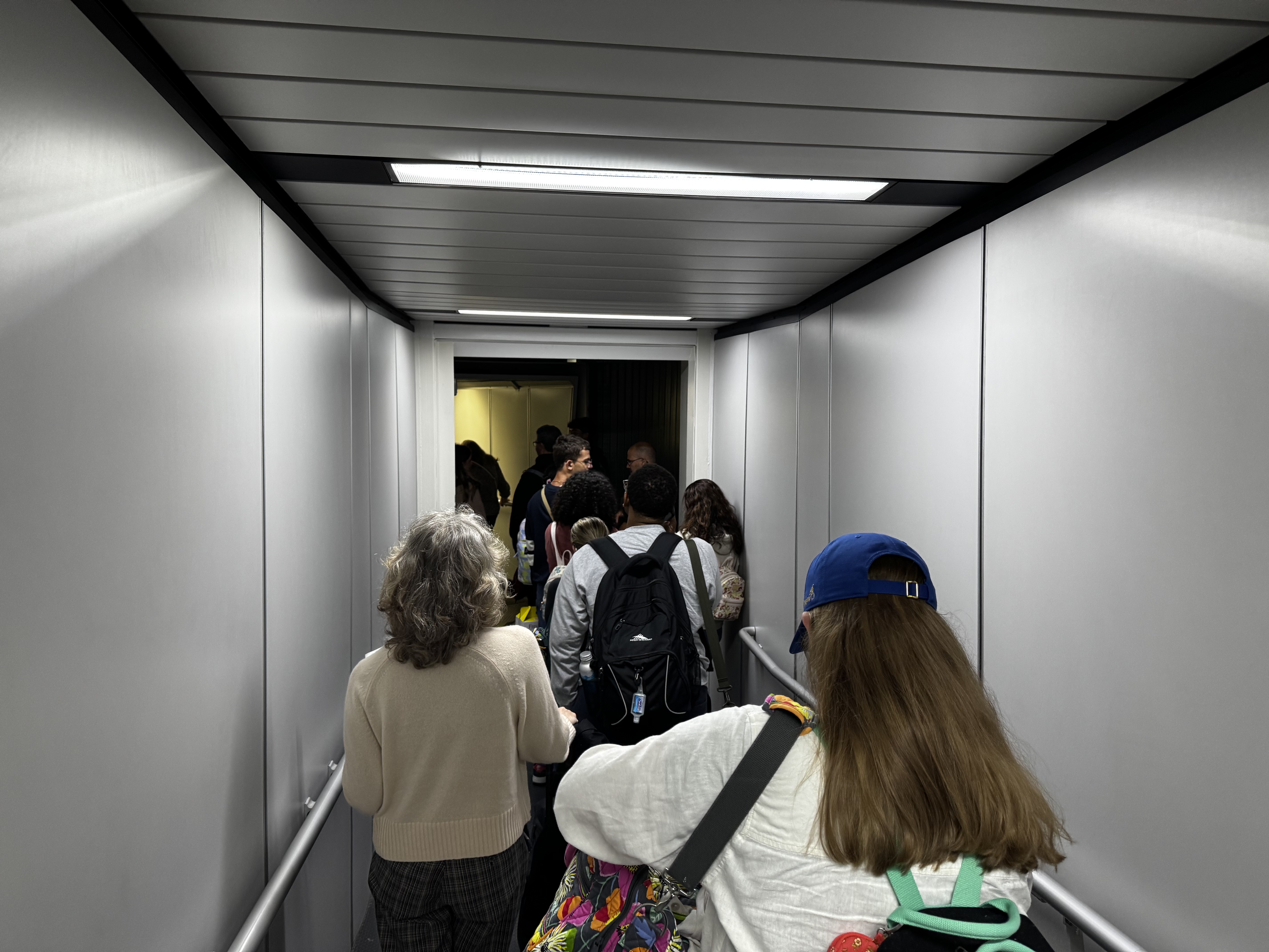 Delta One B757 200 LAX BOS line in jet bridge