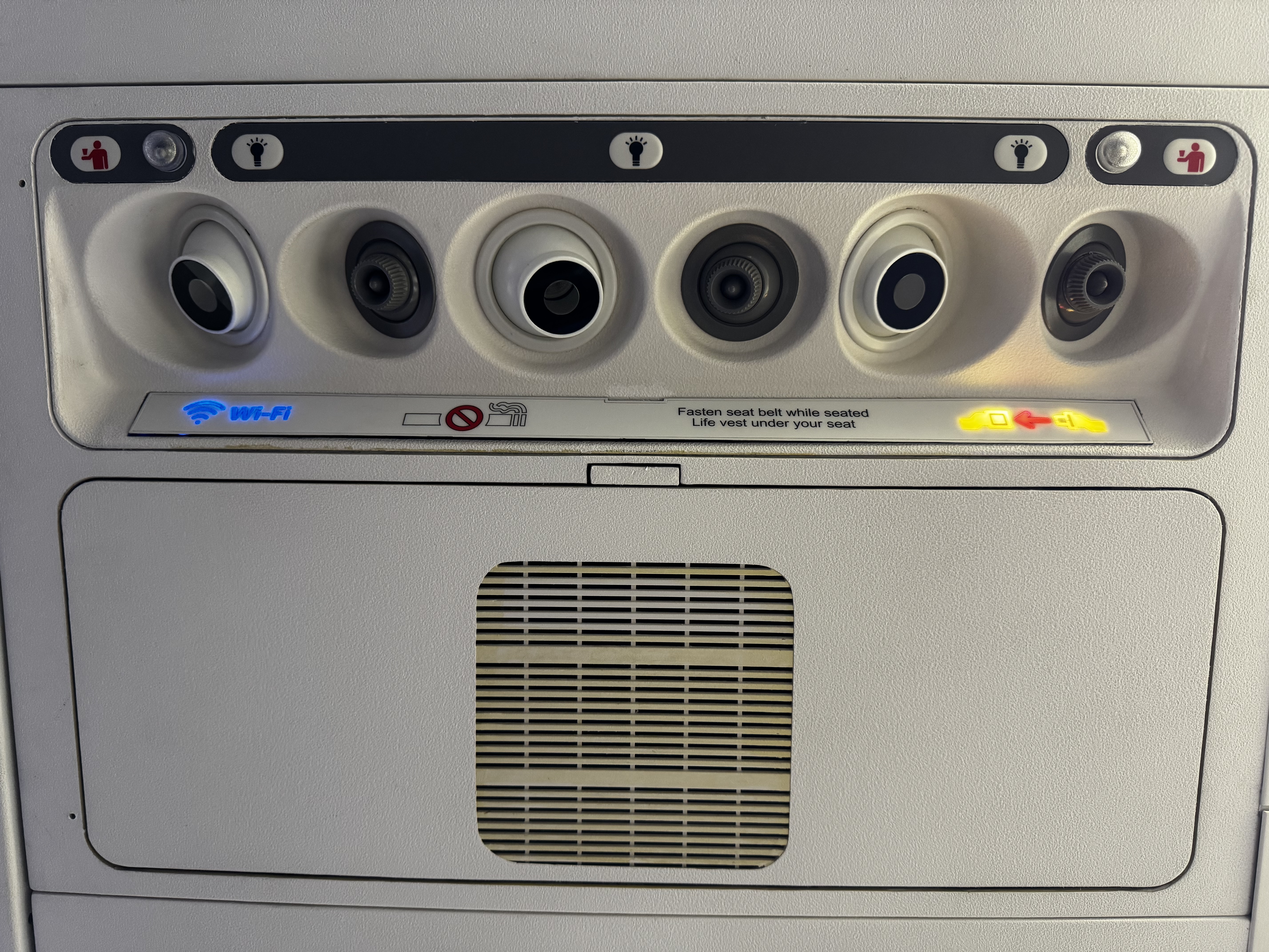 Delta One B757 200 LAX BOS nozzles lights