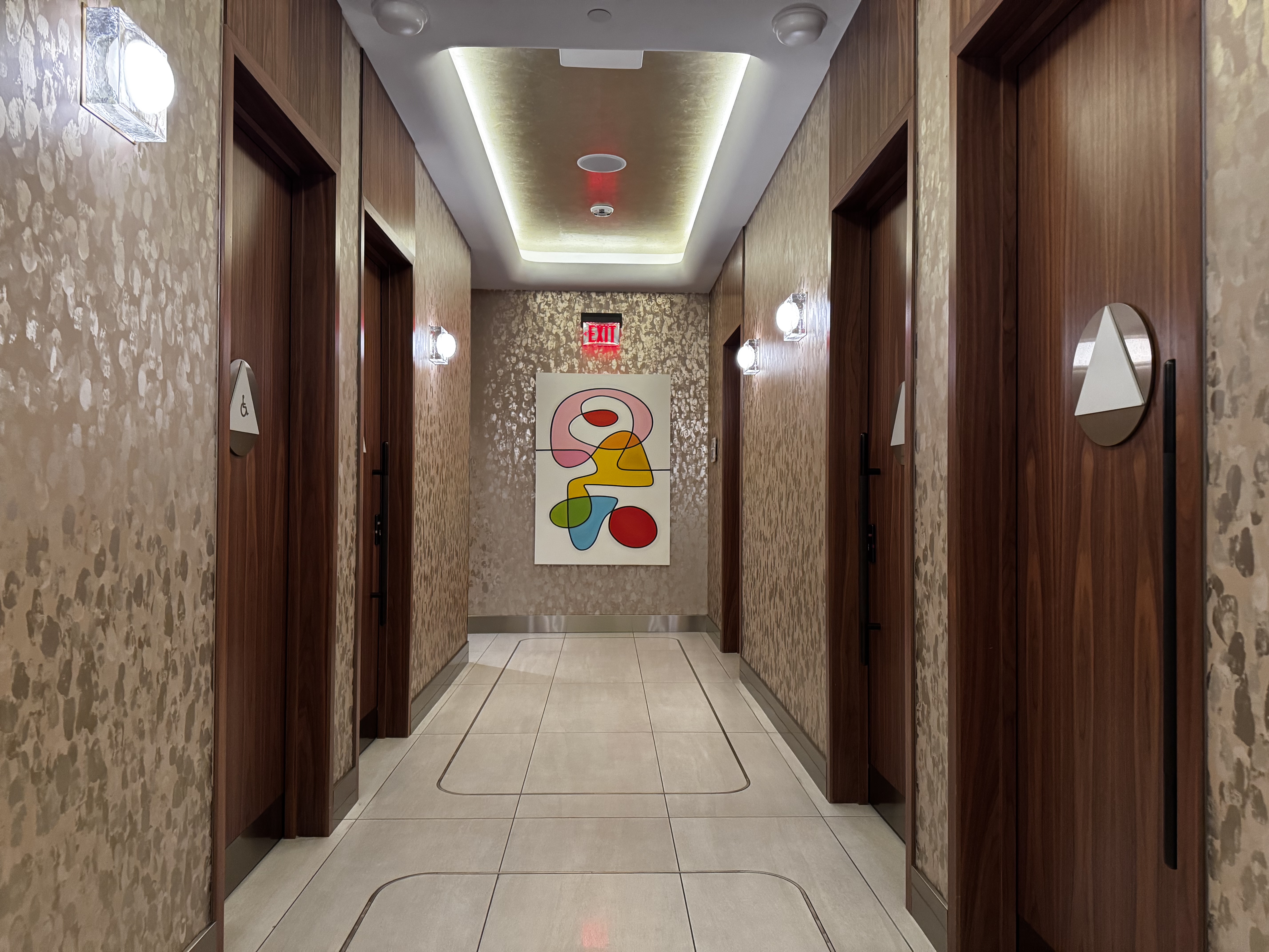 Delta One Lounge LAX bathroom hallway