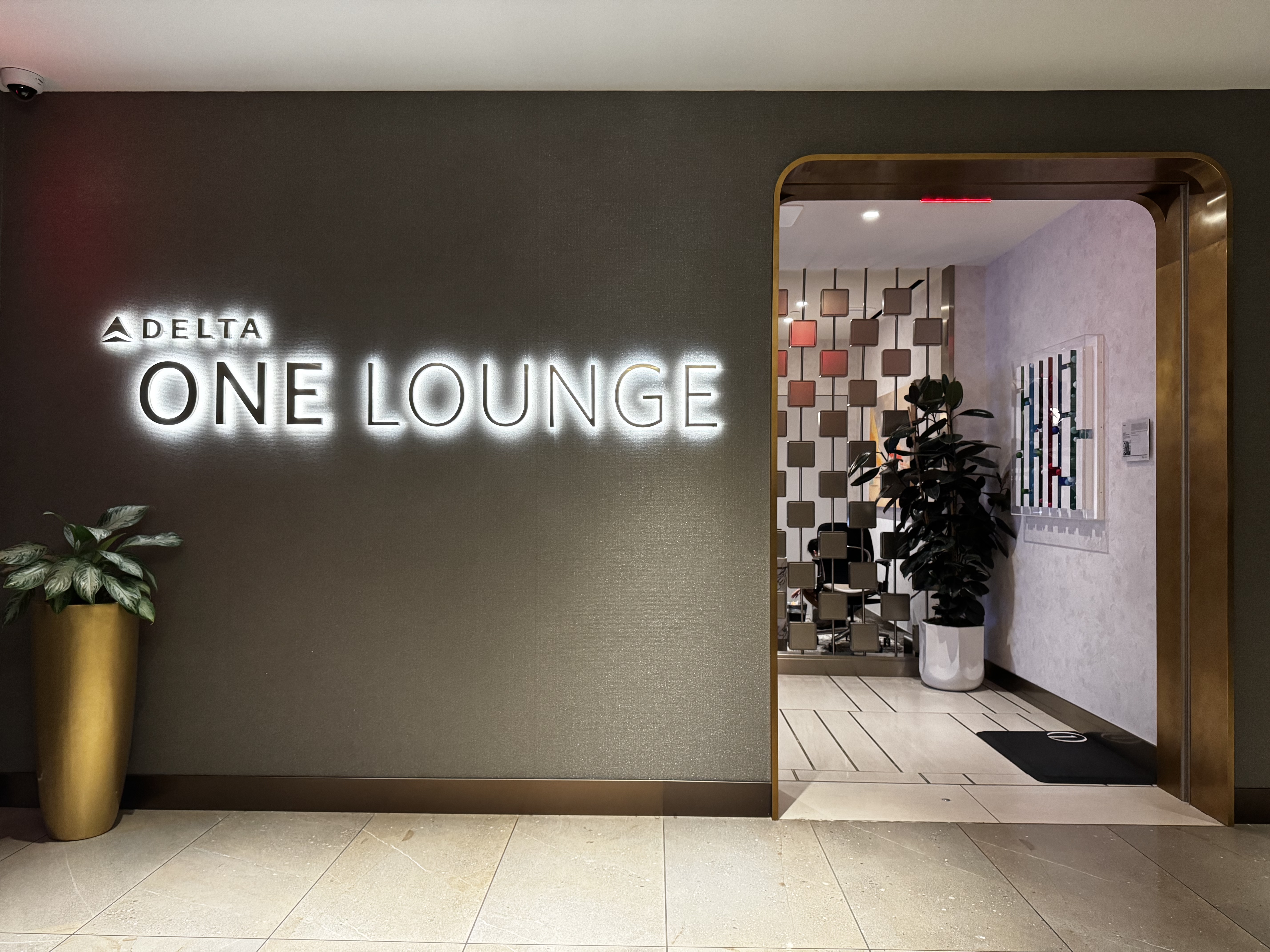 Delta One Lounge LAX entrance