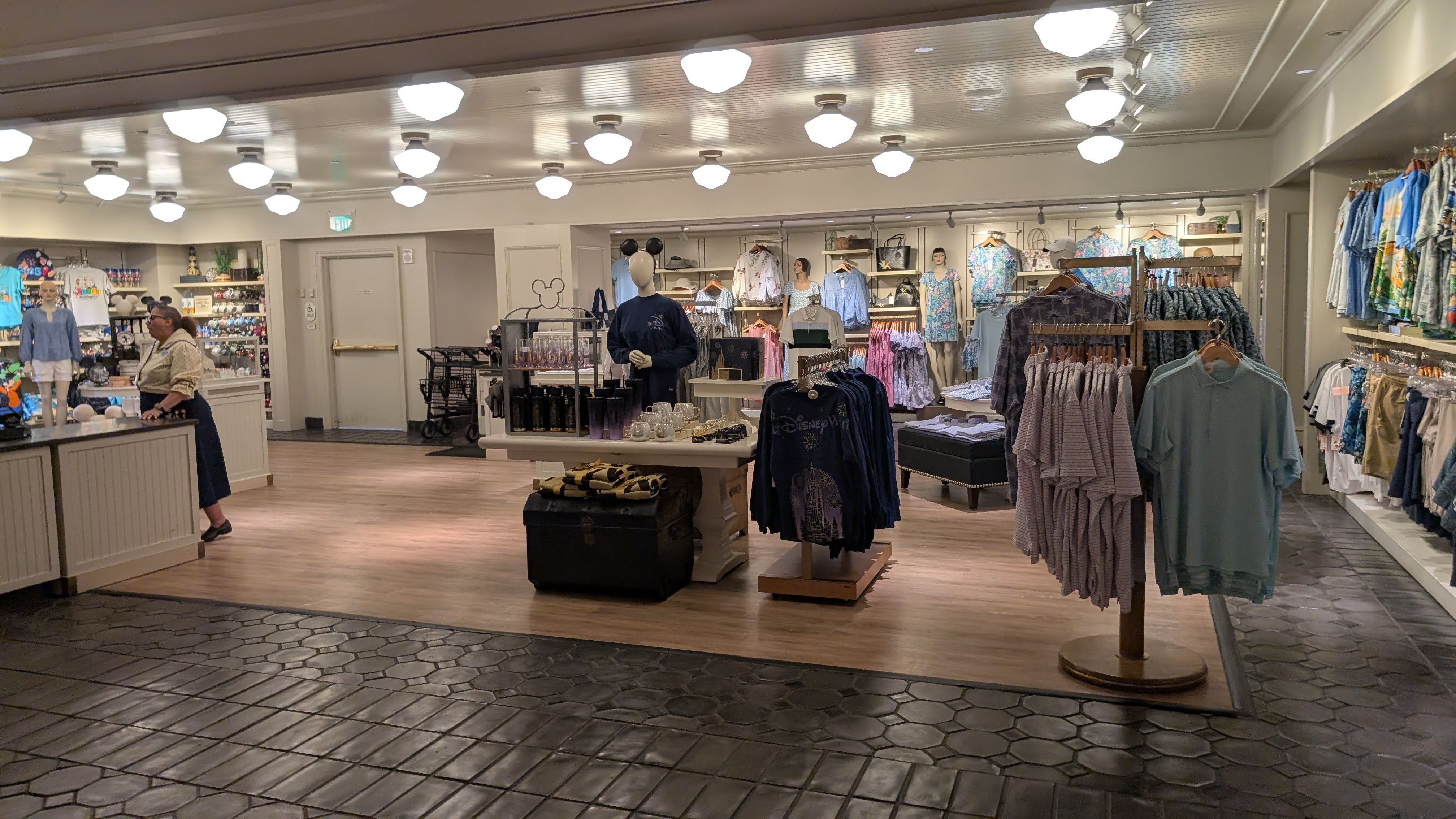 Disneys Yacht Club Resort dining The Market at Ale Compass gift shop Disneys Yacht Club Resort dining The Market at Ale Compass gift shop