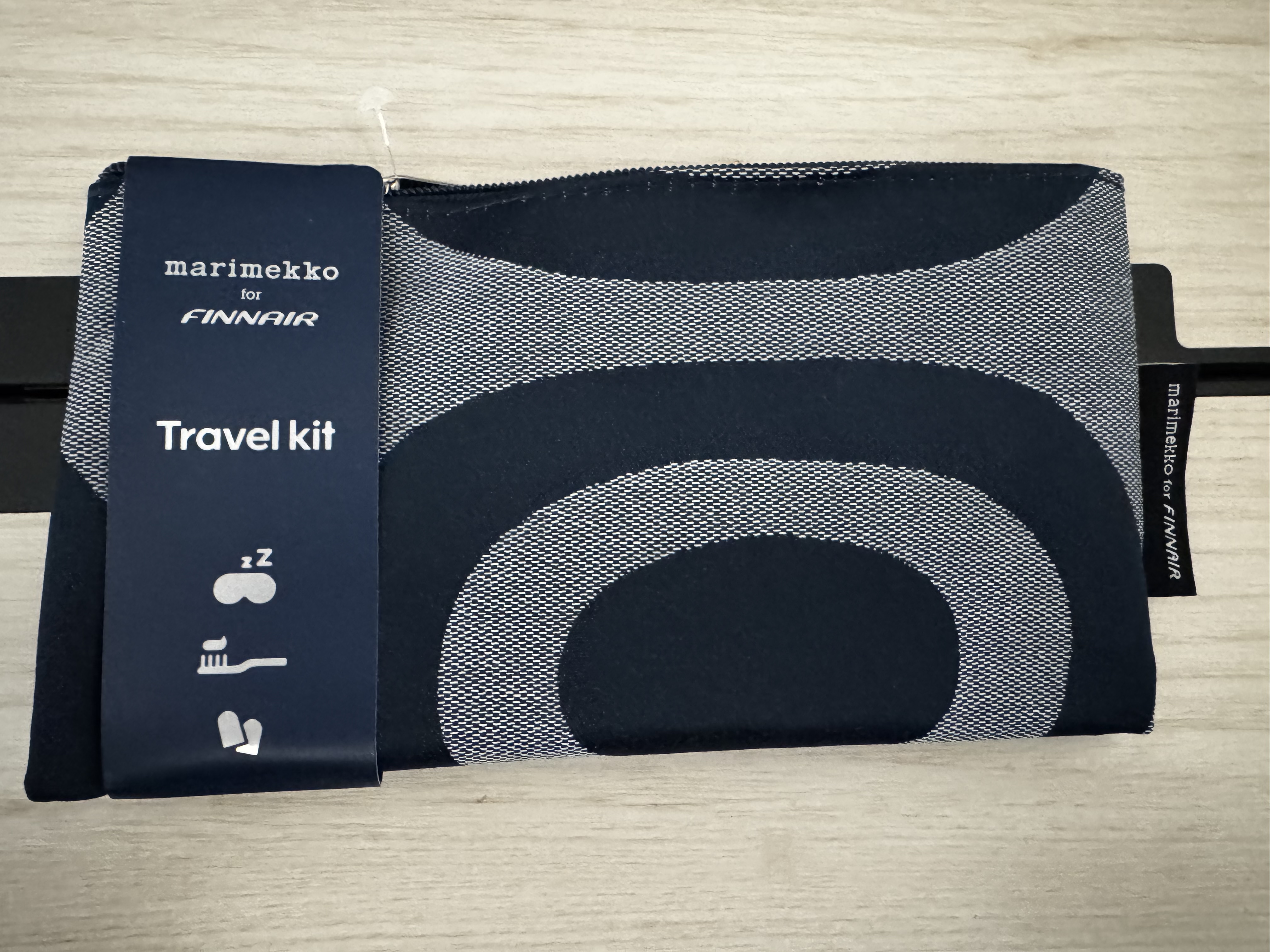 Finnair A350XWB business class amenity kit