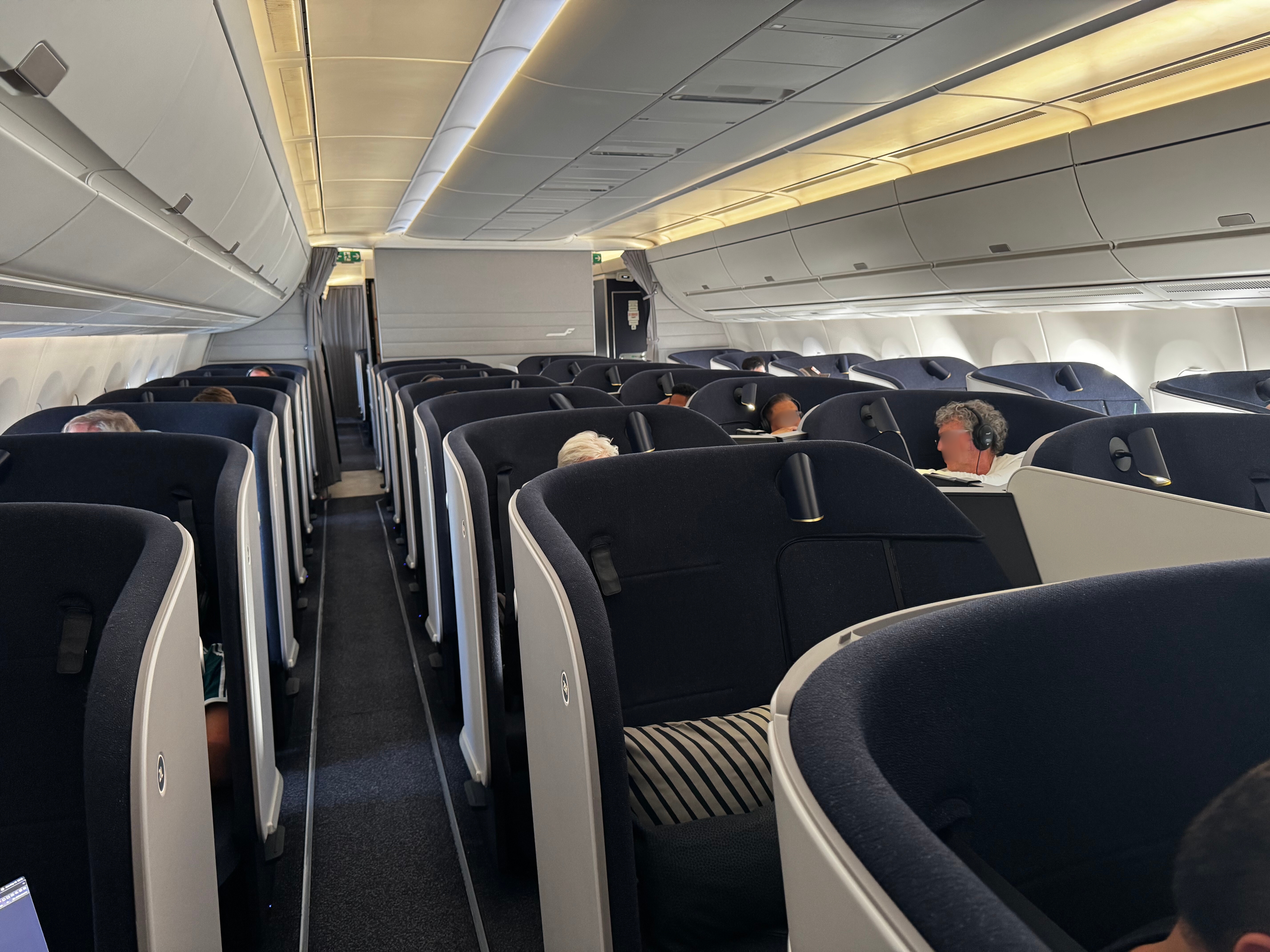 Finnair A350XWB business class cabin blurred version