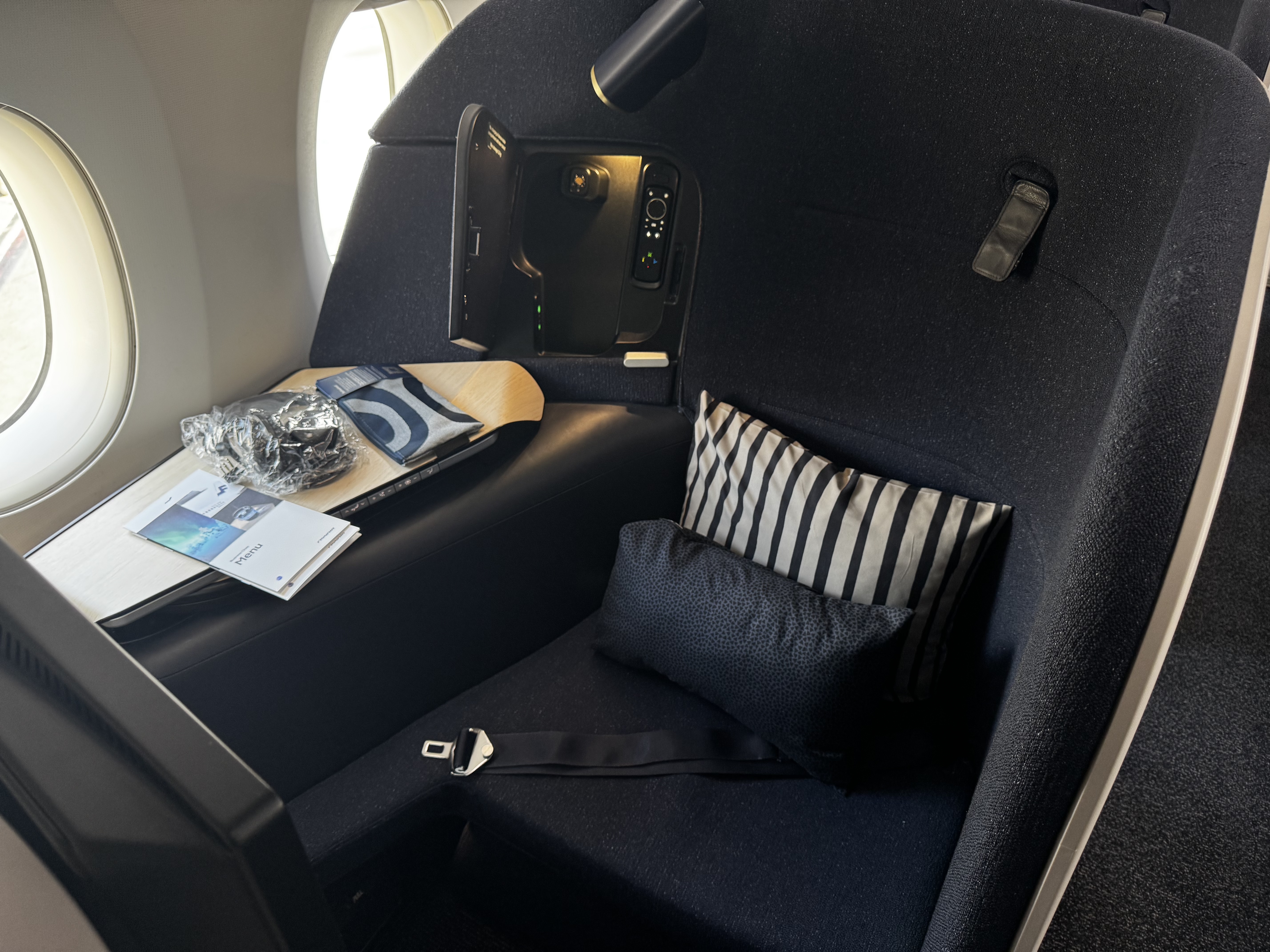Finnair A350XWB business class seat 2L angle Finnair A350XWB business class seat 2L angle