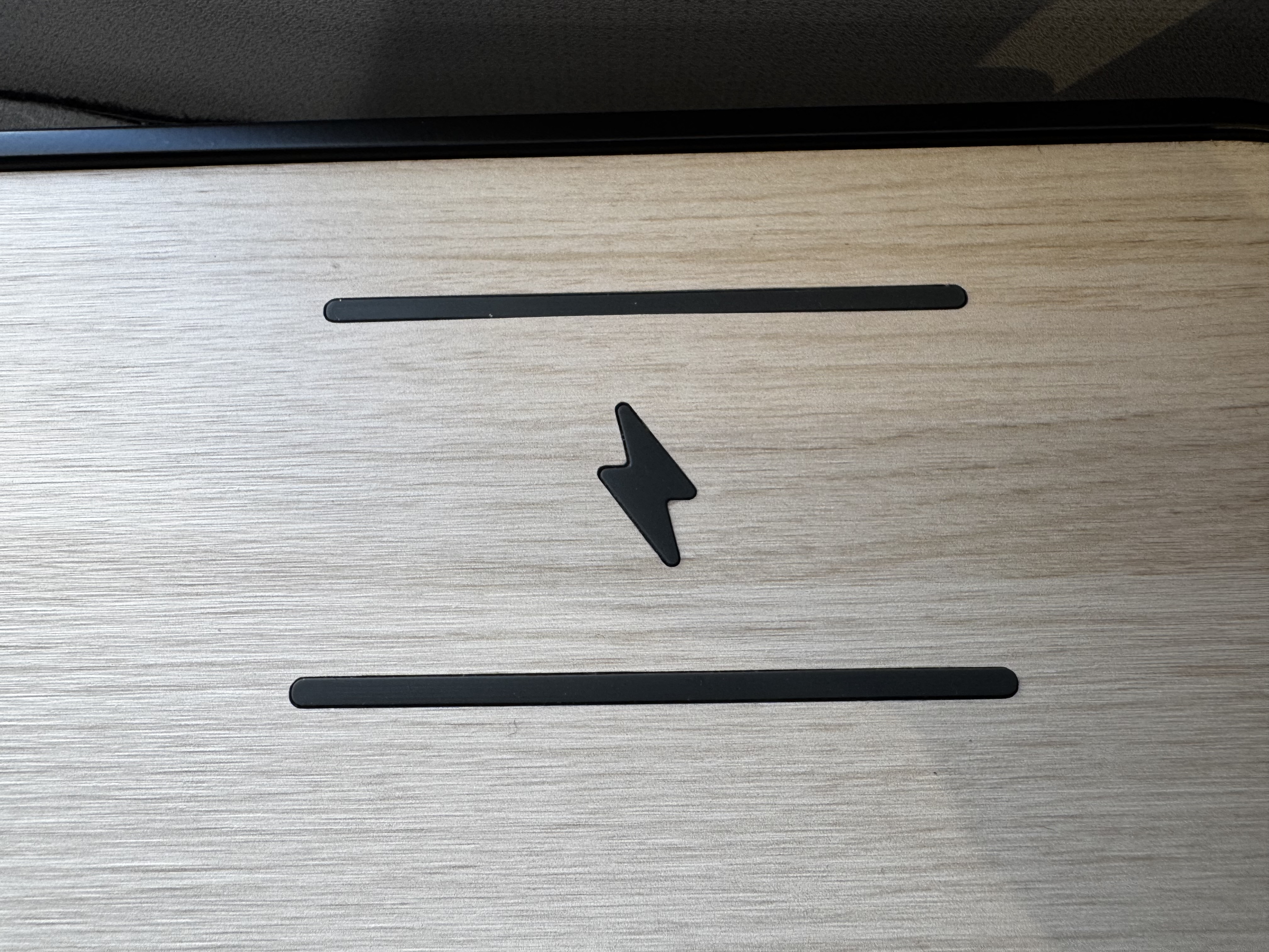 Finnair A350XWB business class wireless charging point