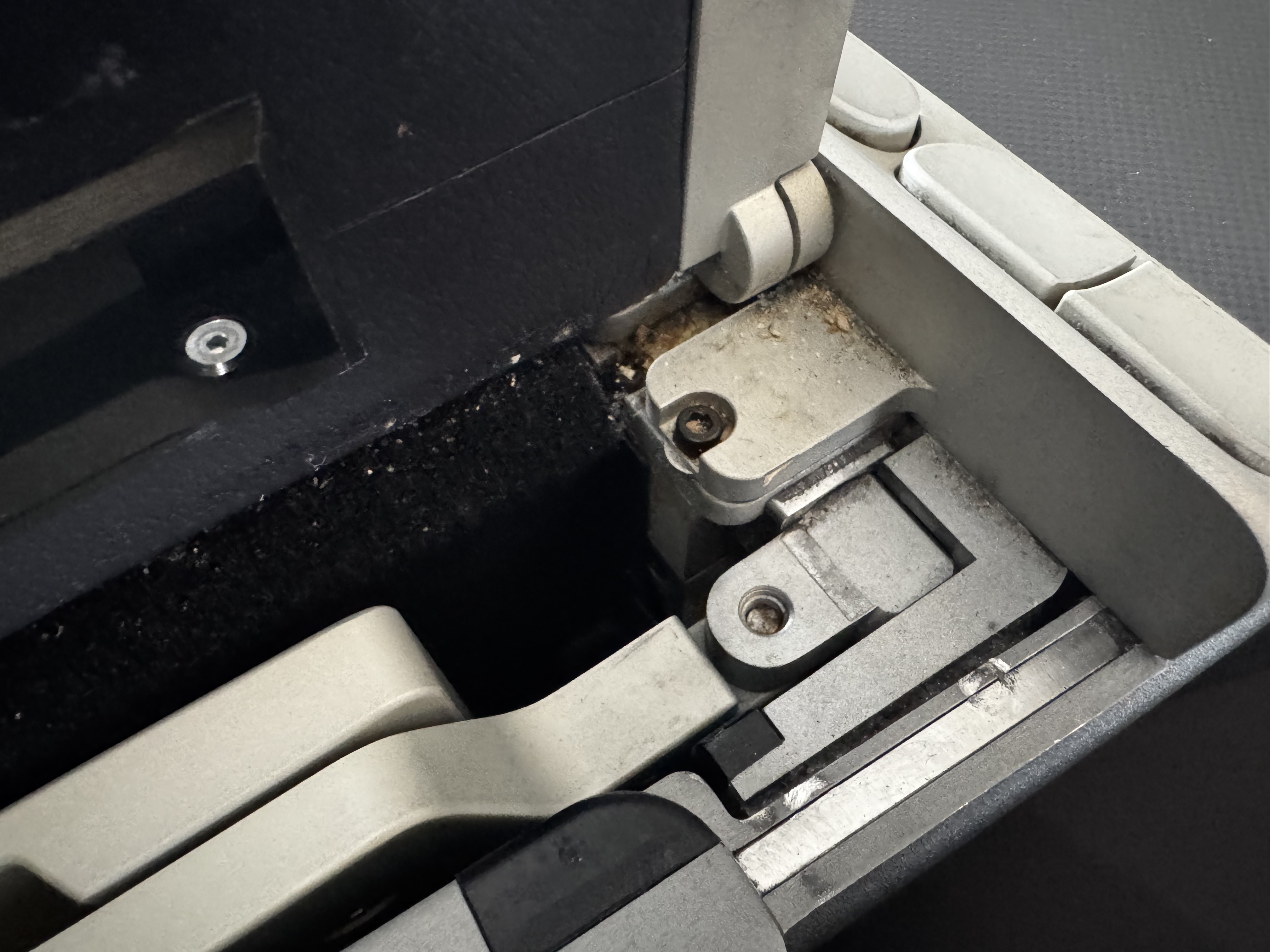 Finnair A350XWB premium economy dirty tray table slot Finnair A350XWB premium economy dirty tray table slot