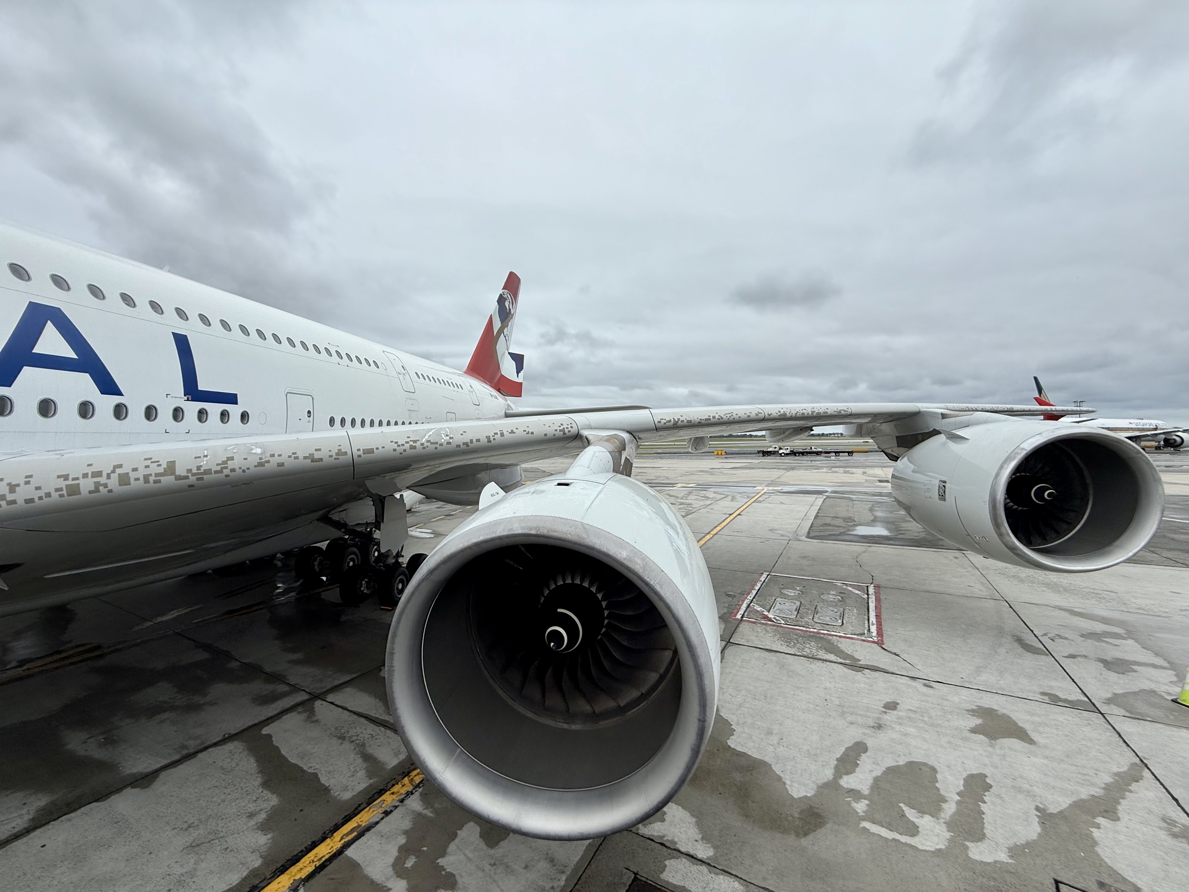 Global Airlines Airbus A380 engines