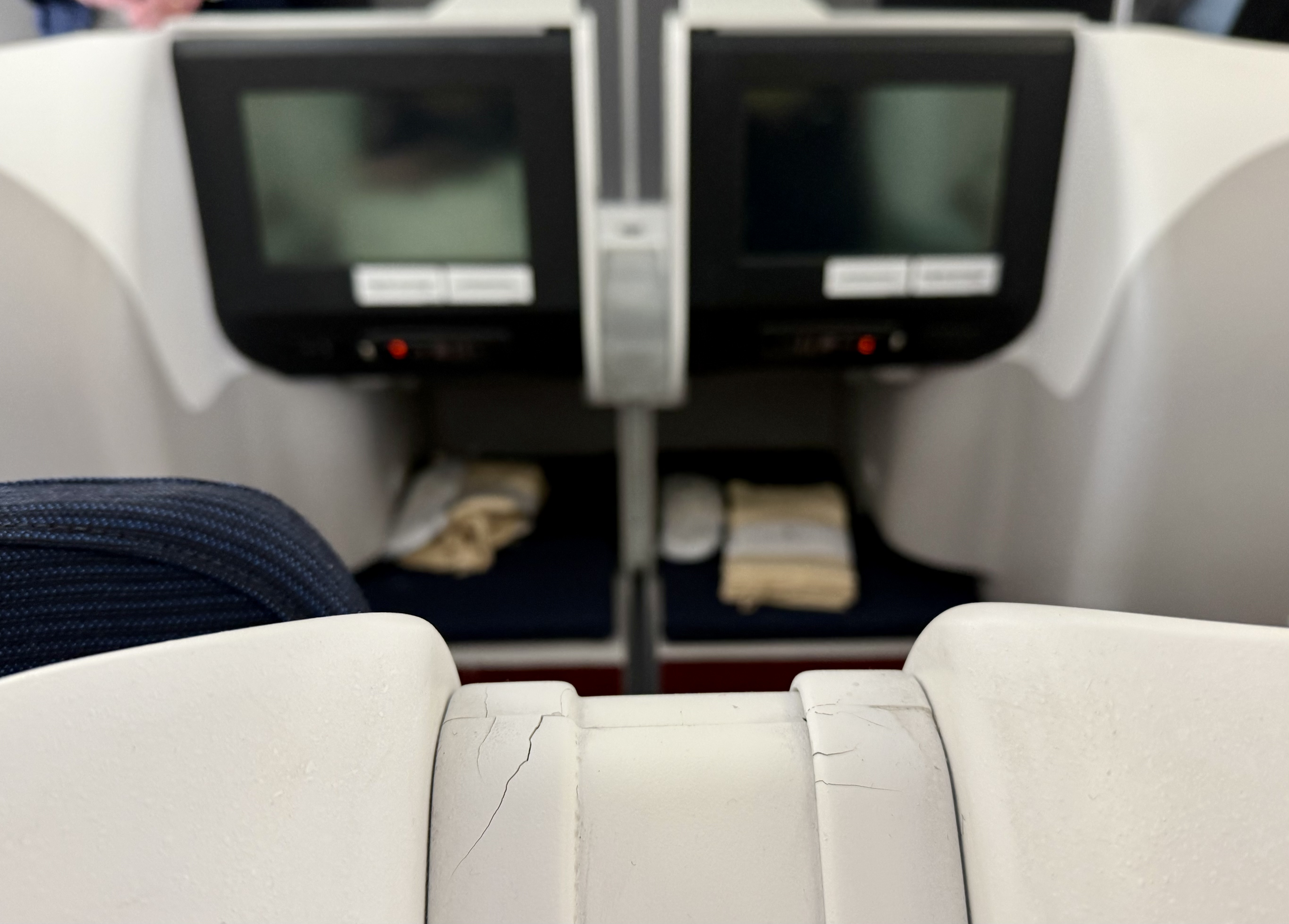 Global Airlines business class cracks
