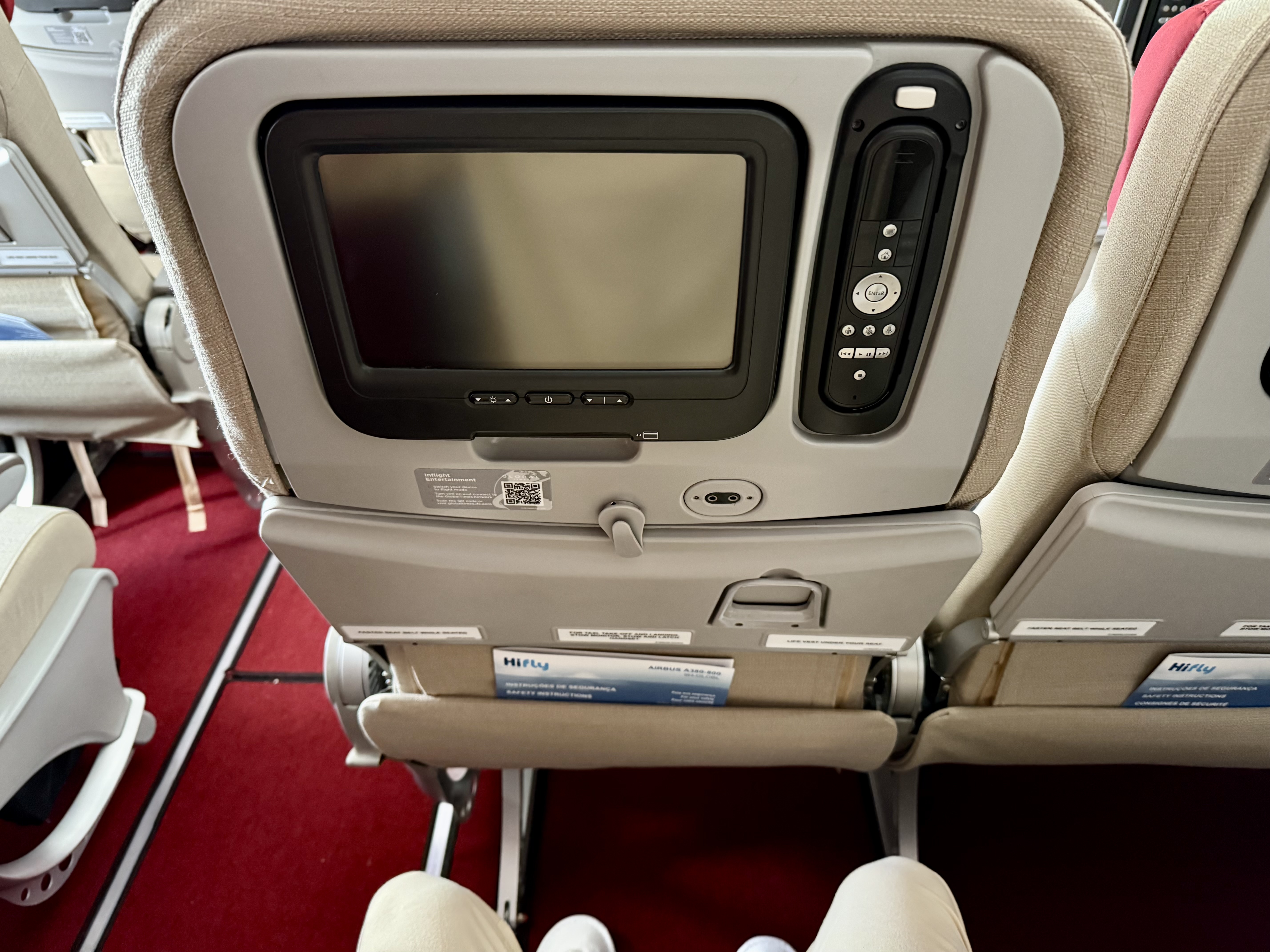 Global Airlines economy leg room