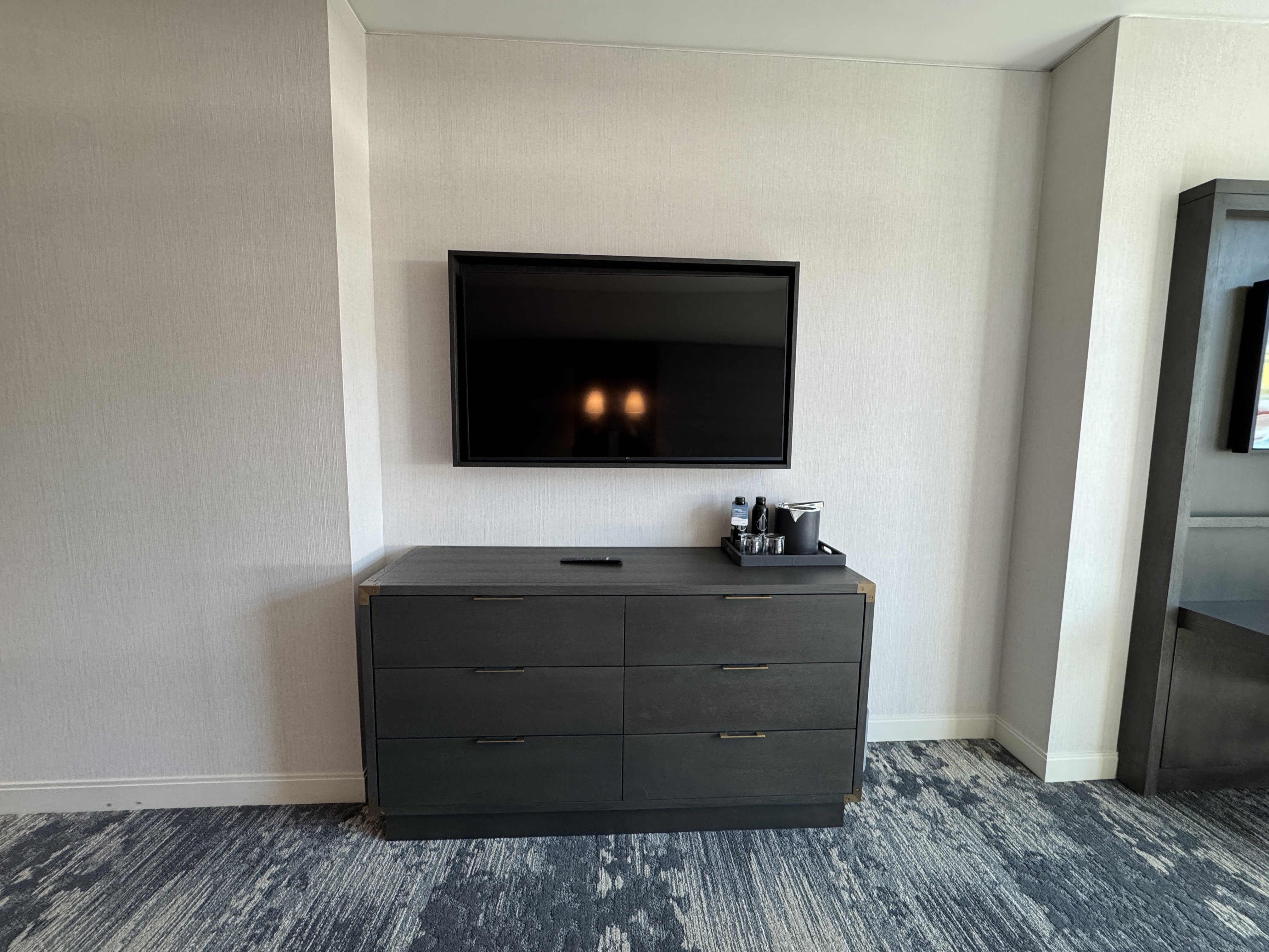 Grand Hyatt Deer Valley Dresser and TV bedroom Grand Hyatt Deer Valley Dresser and TV bedroom