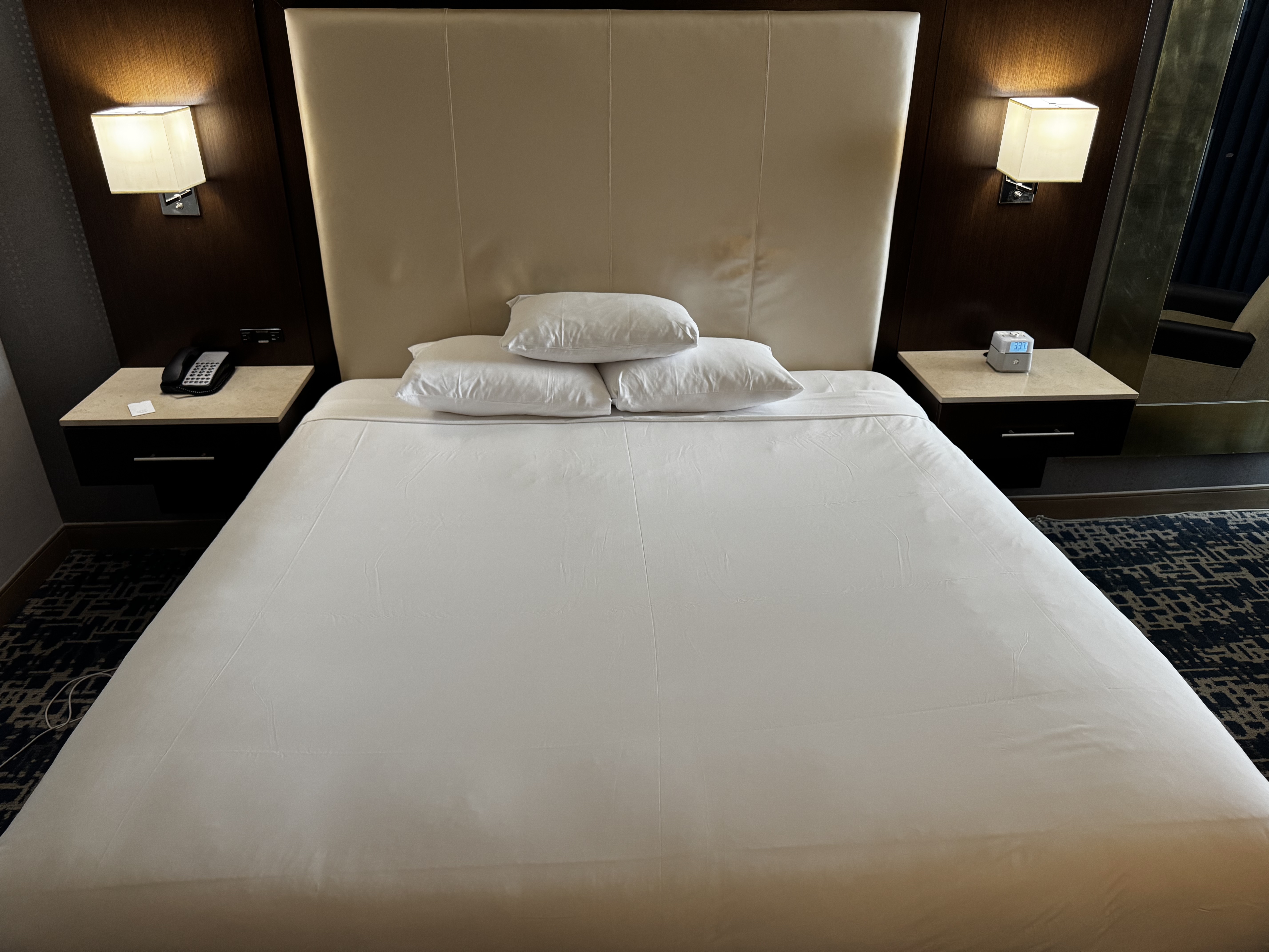Hyatt Regency DFW bed