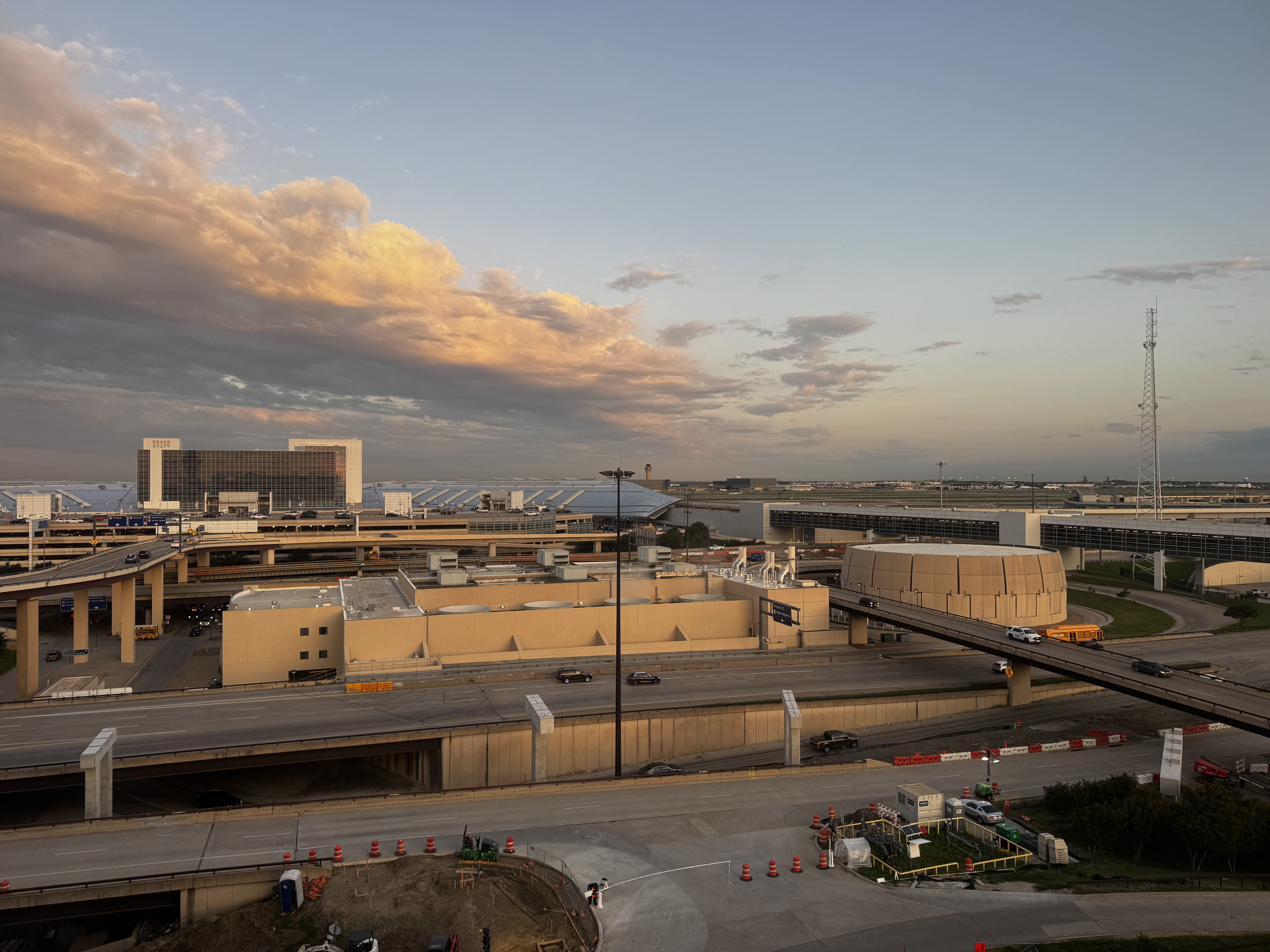 Hyatt Regency DFW bedroom view