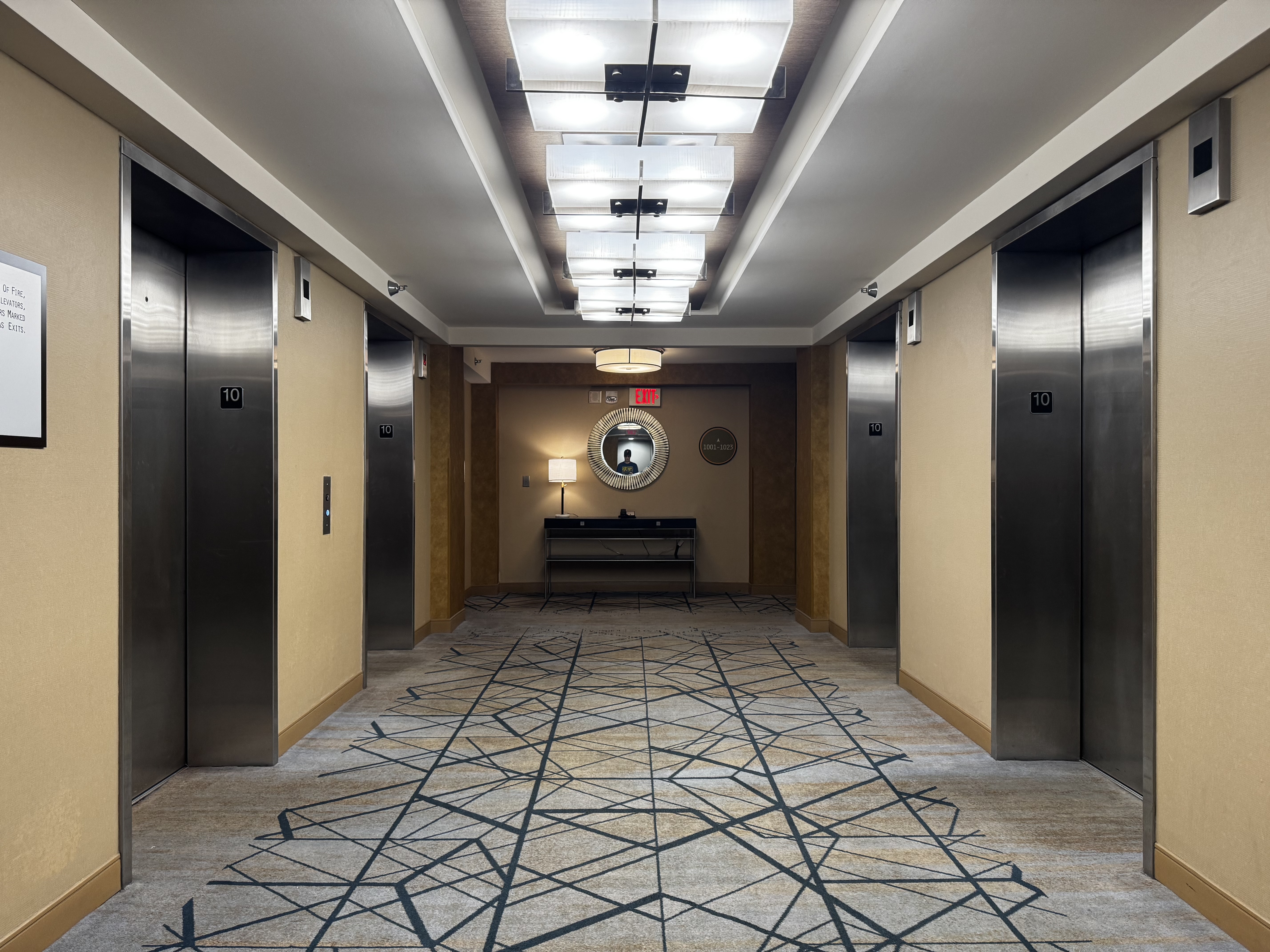 Hyatt Regency DFW elevator waiting area