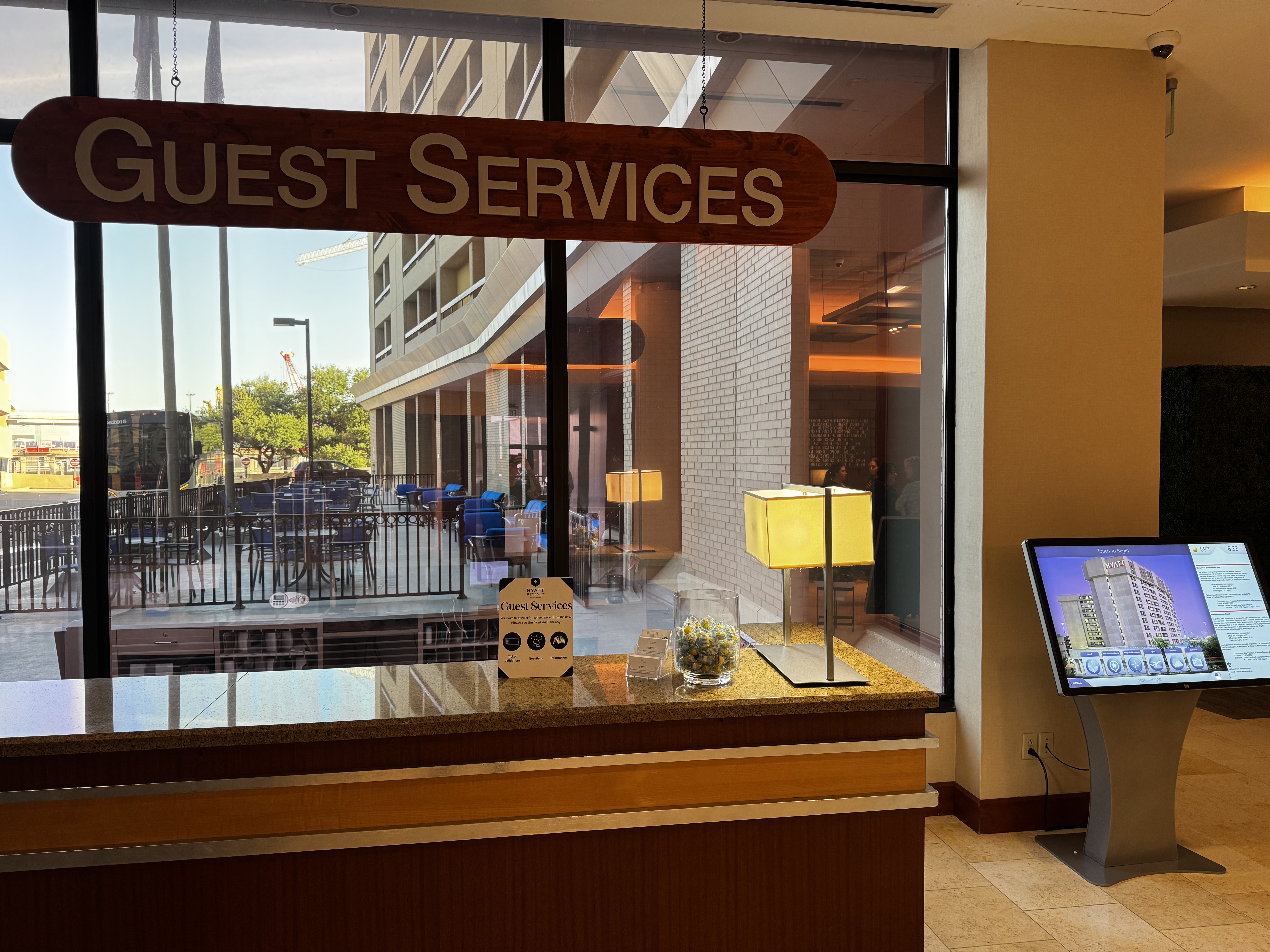 Hyatt Regency DFW guest services desk
