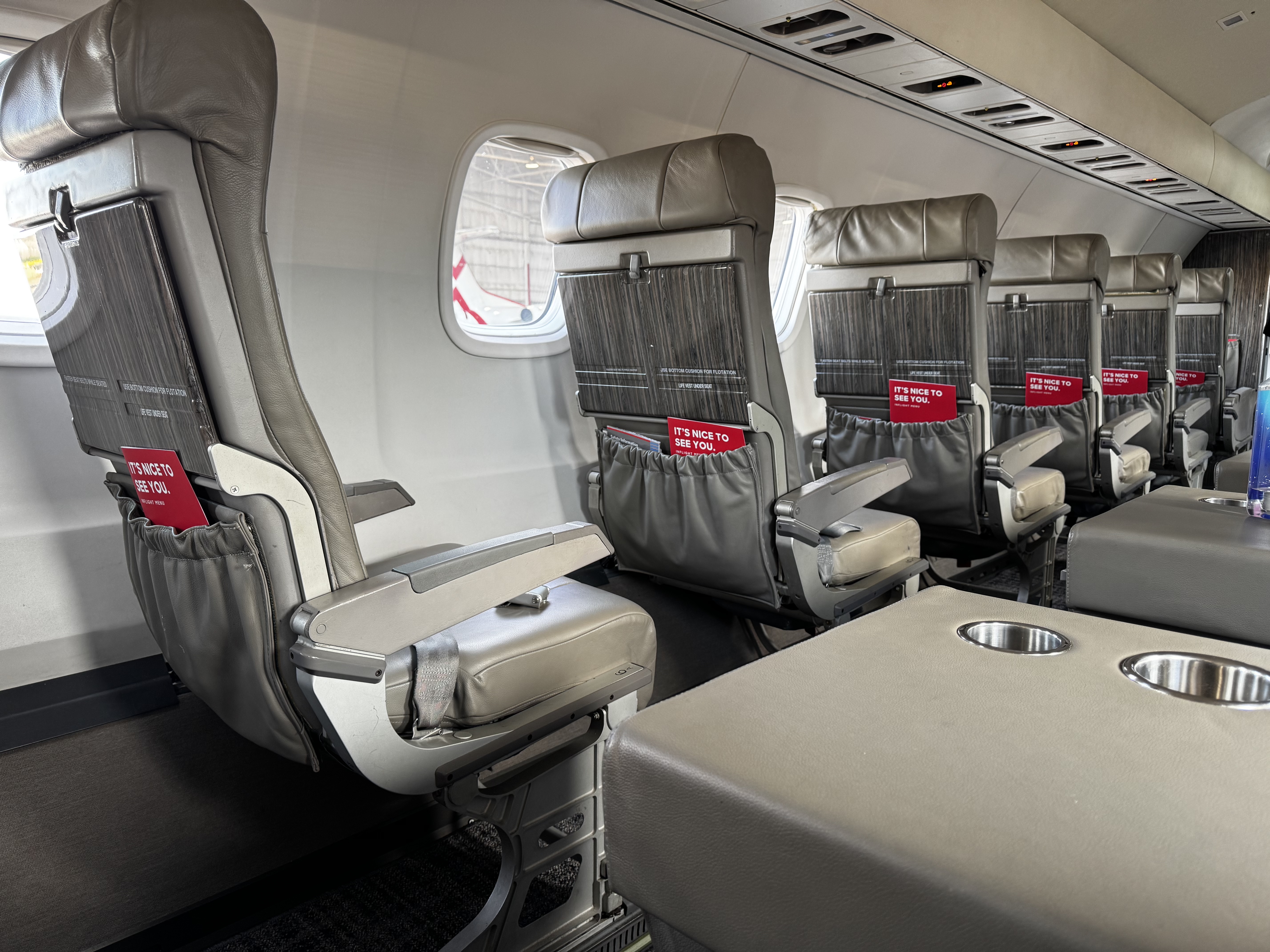 JSX E145 DAL SNA A seats