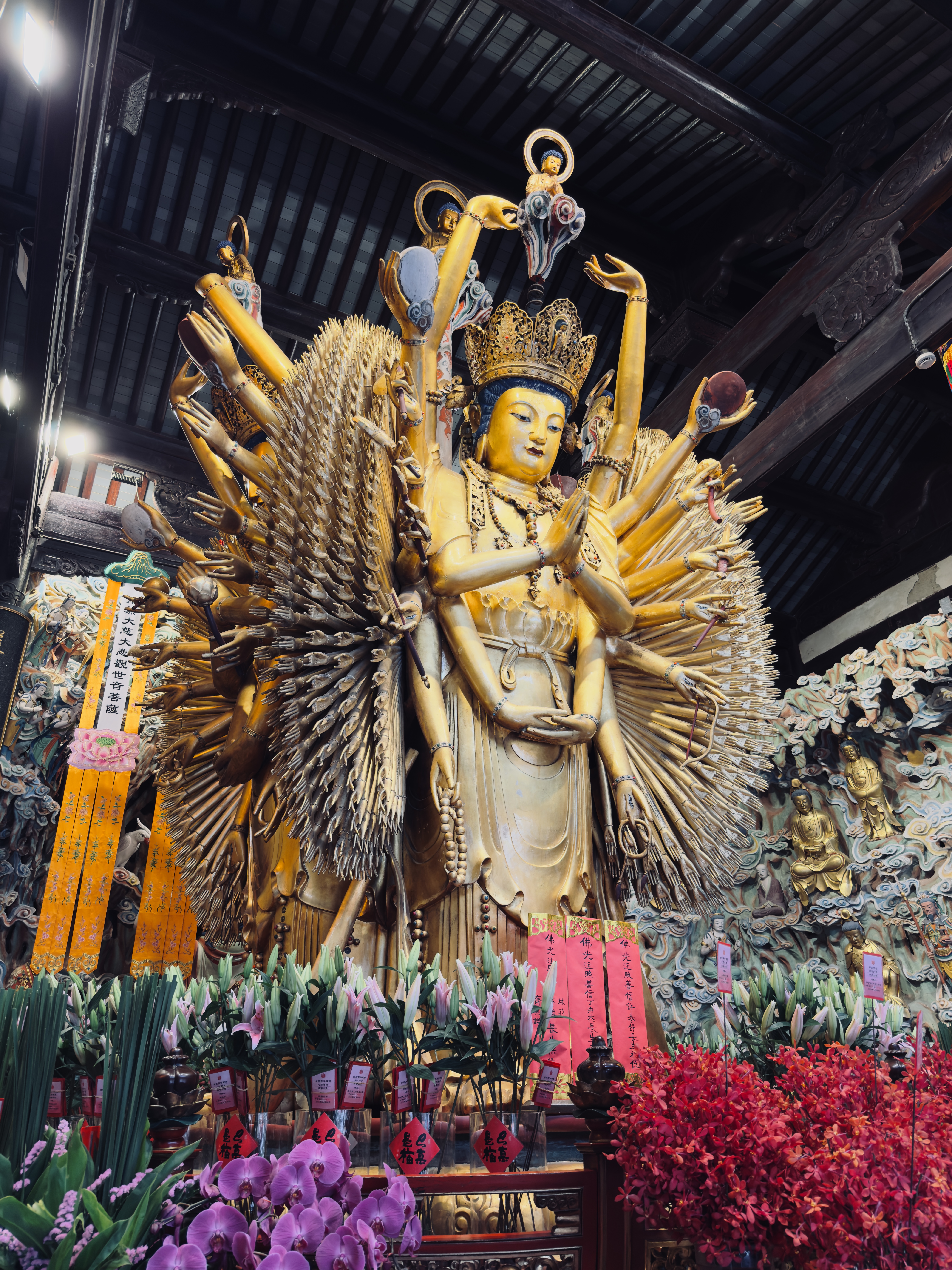 Longhua Temple tall Buddha