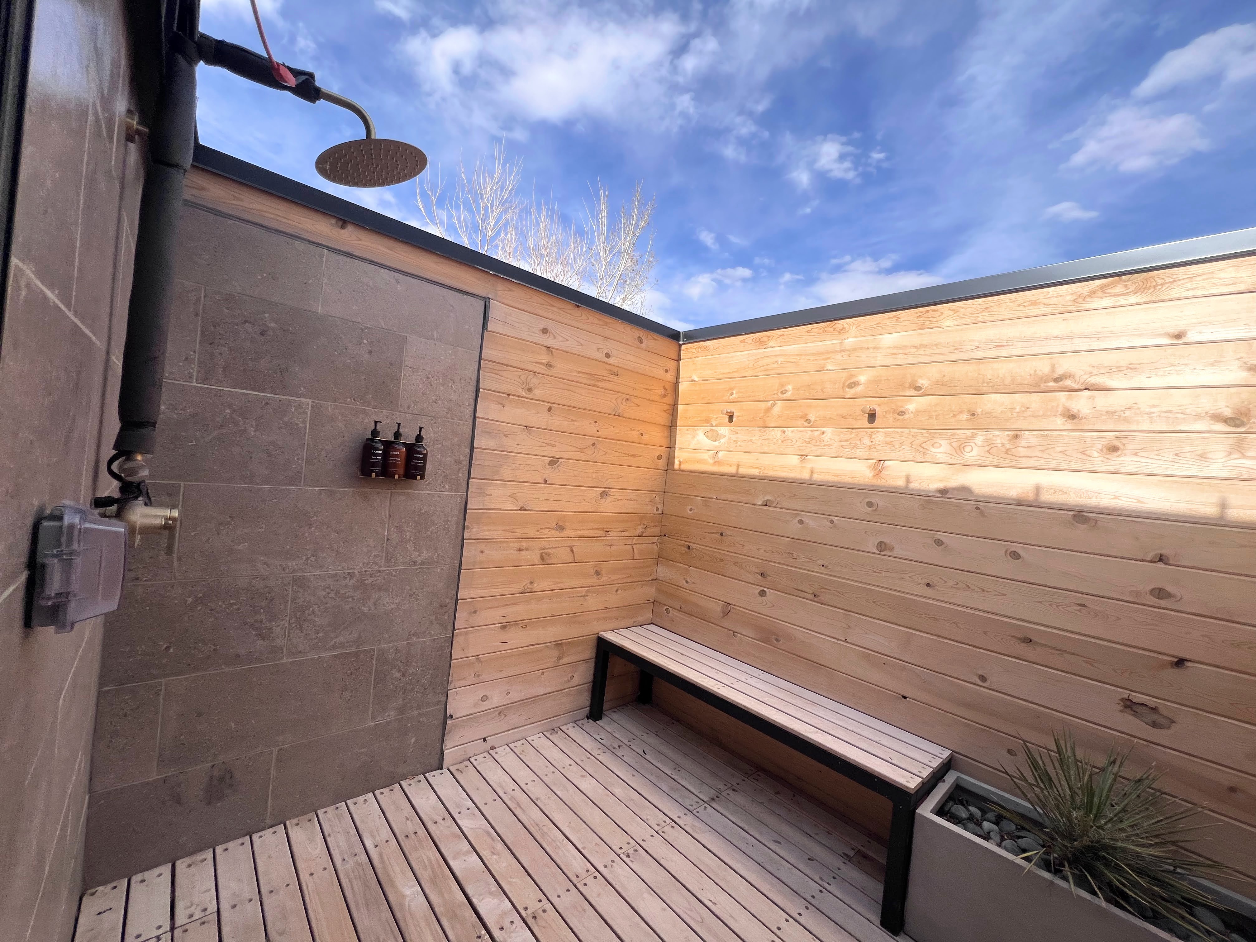 Ofland Escalante Outdoor Shower